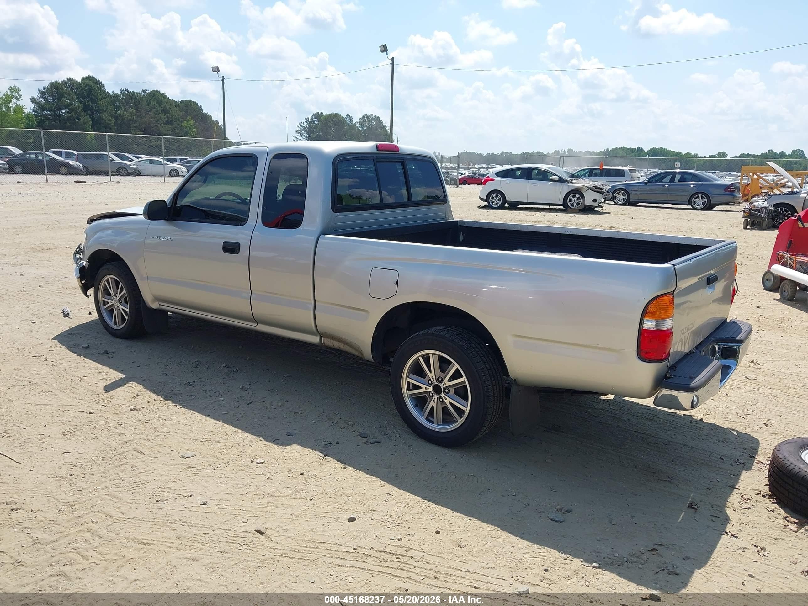 2003 Toyota Tacoma   Silver vin: 5TEVL52N03Z168759