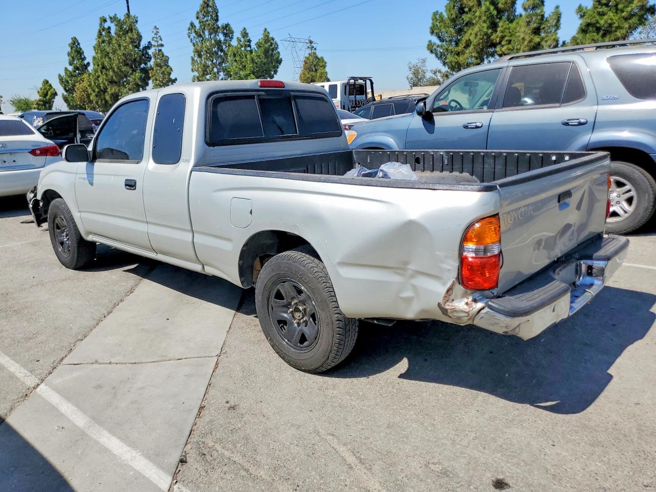 2004 Toyota Tacoma Base Silver vin: 5TEVL52N04Z367330