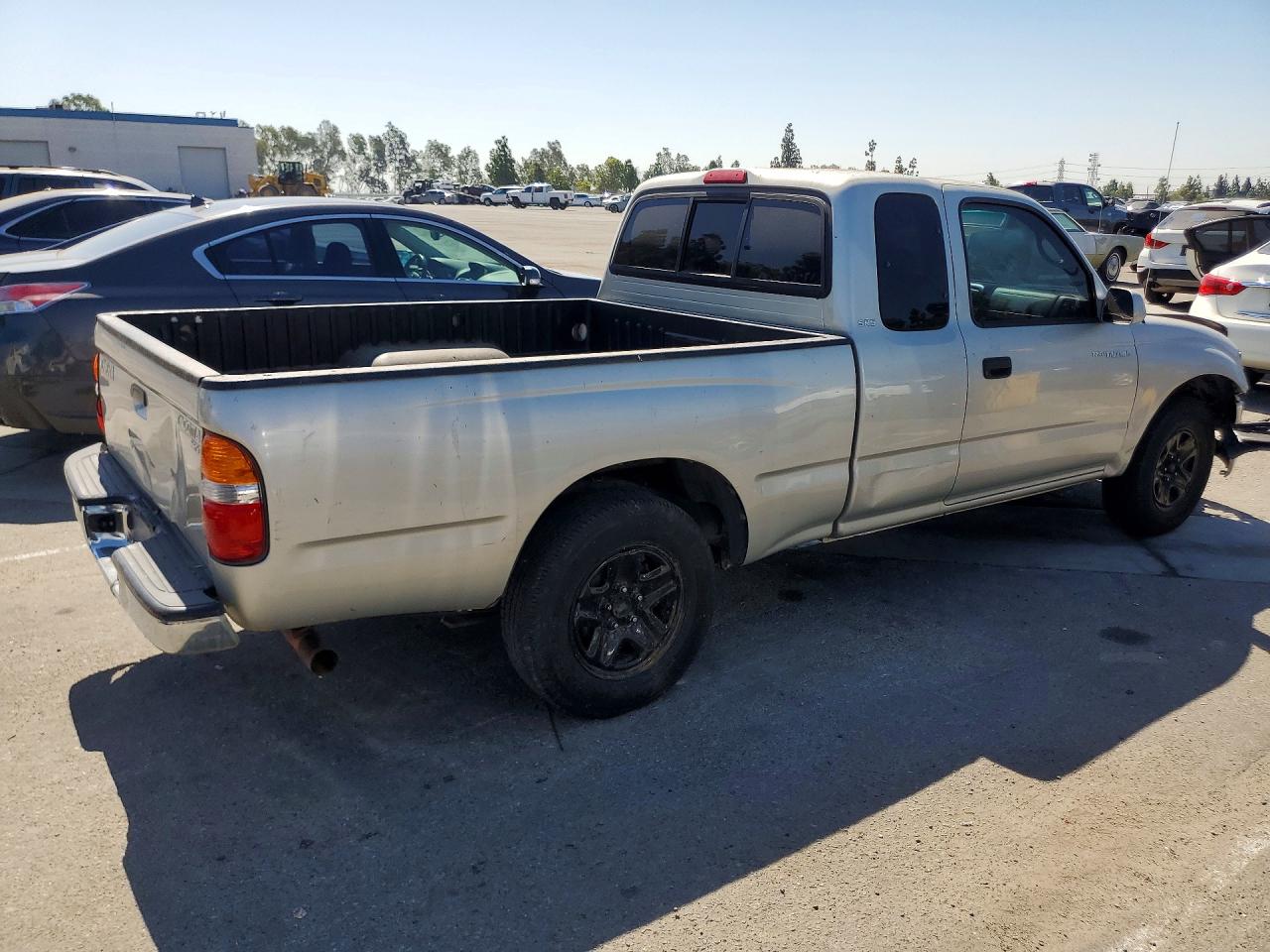 2004 Toyota Tacoma Base Silver vin: 5TEVL52N04Z367330