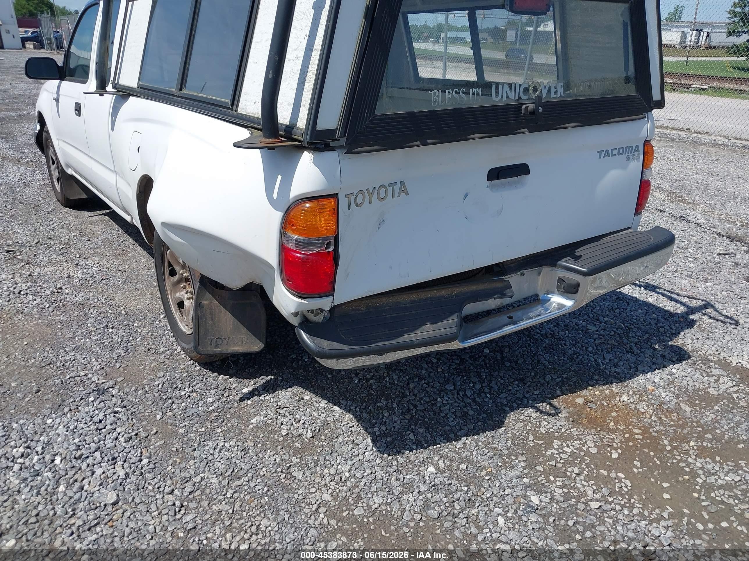 2004 Toyota Tacoma   White vin: 5TEVL52N04Z392504