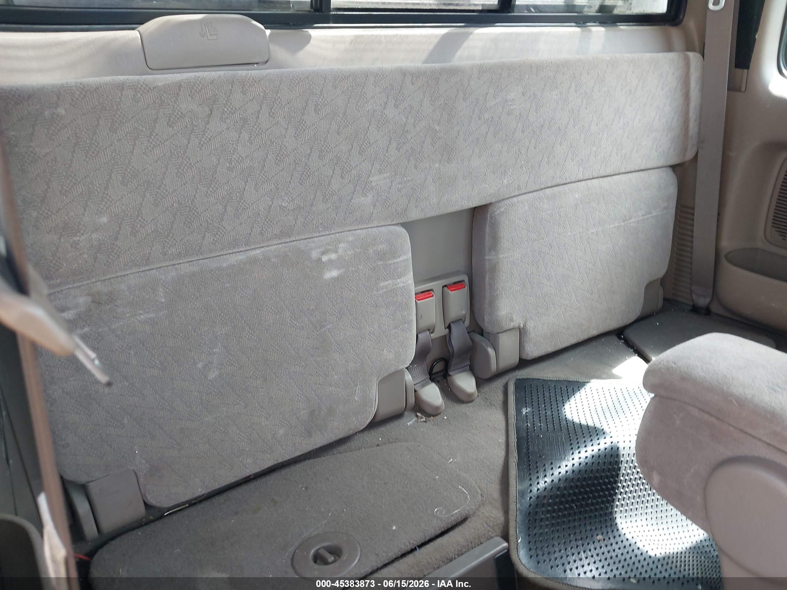 2004 Toyota Tacoma   White vin: 5TEVL52N04Z392504