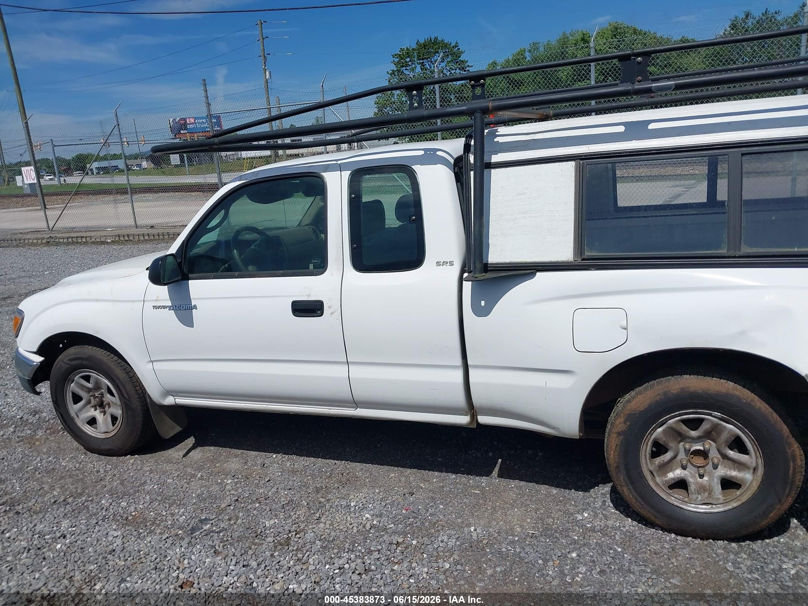 2004 Toyota Tacoma   White vin: 5TEVL52N04Z392504
