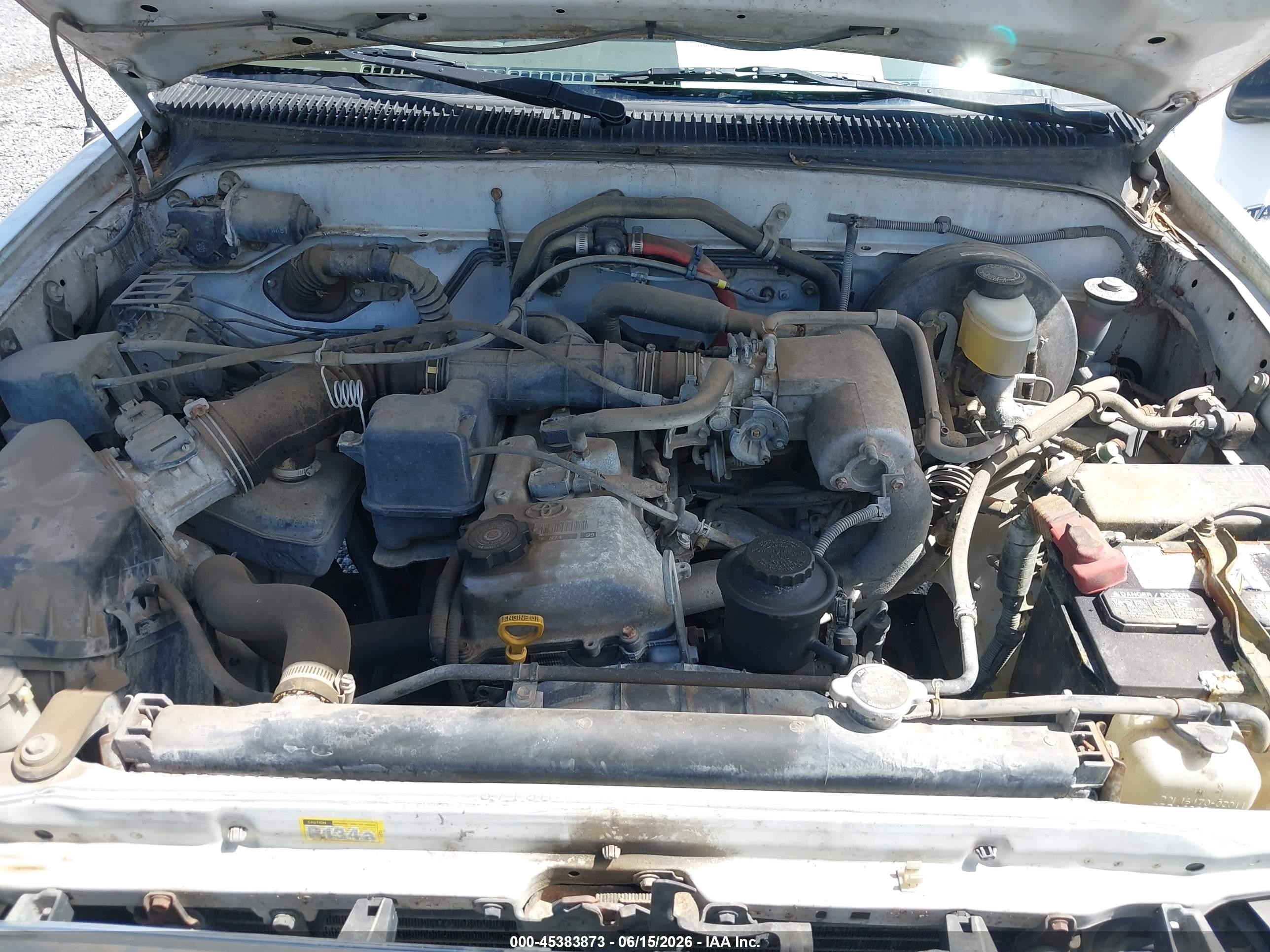 2004 Toyota Tacoma   White vin: 5TEVL52N04Z392504