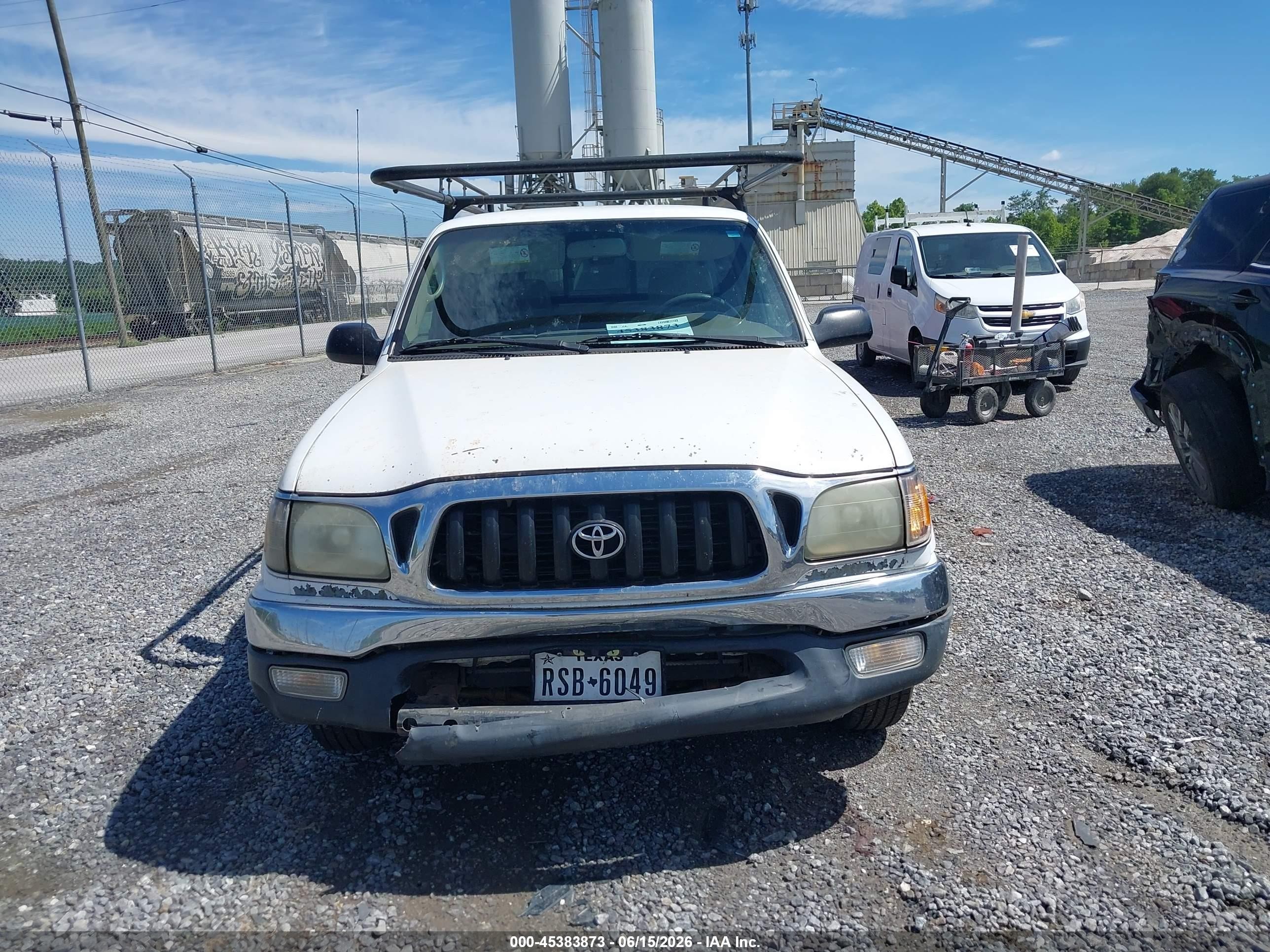 2004 Toyota Tacoma   White vin: 5TEVL52N04Z392504