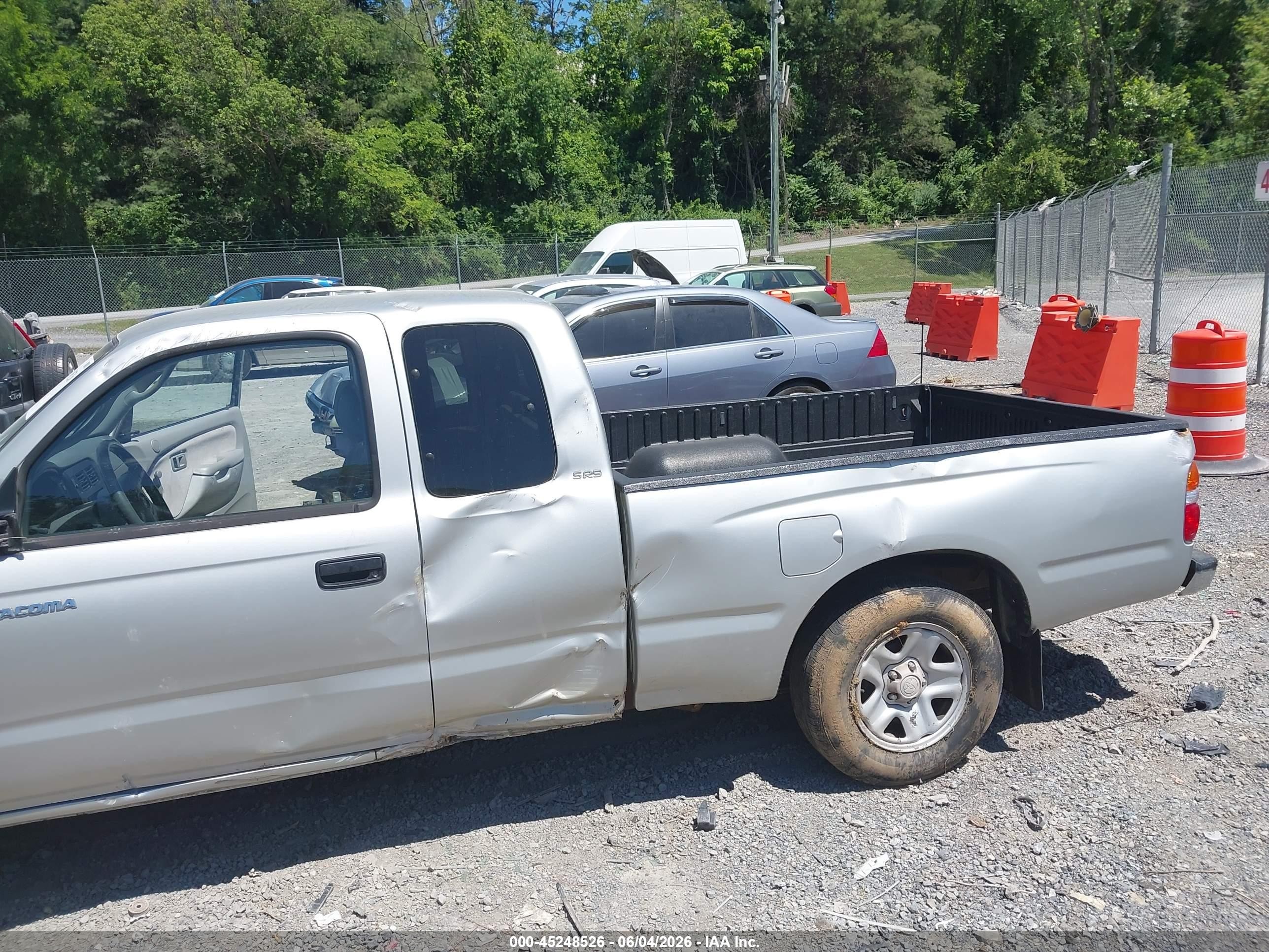 2002 Toyota Tacoma Silver vin: 5TEVL52N12Z046488