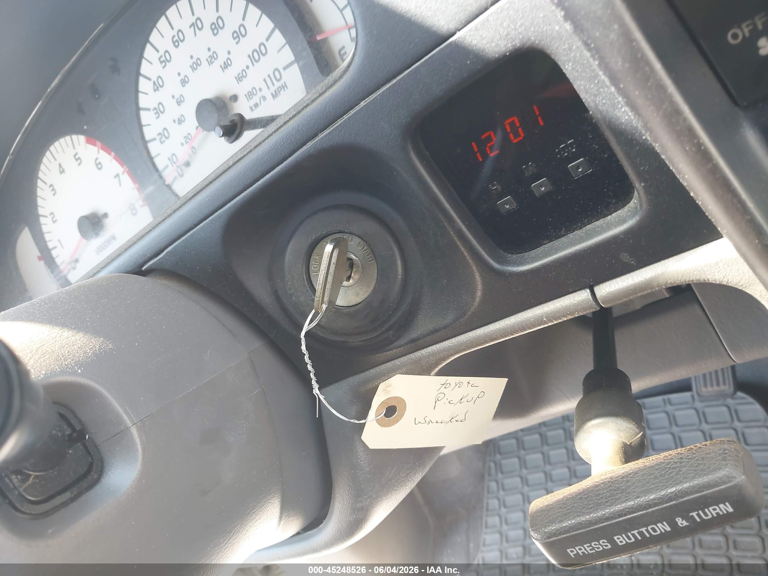 2002 Toyota Tacoma Silver vin: 5TEVL52N12Z046488