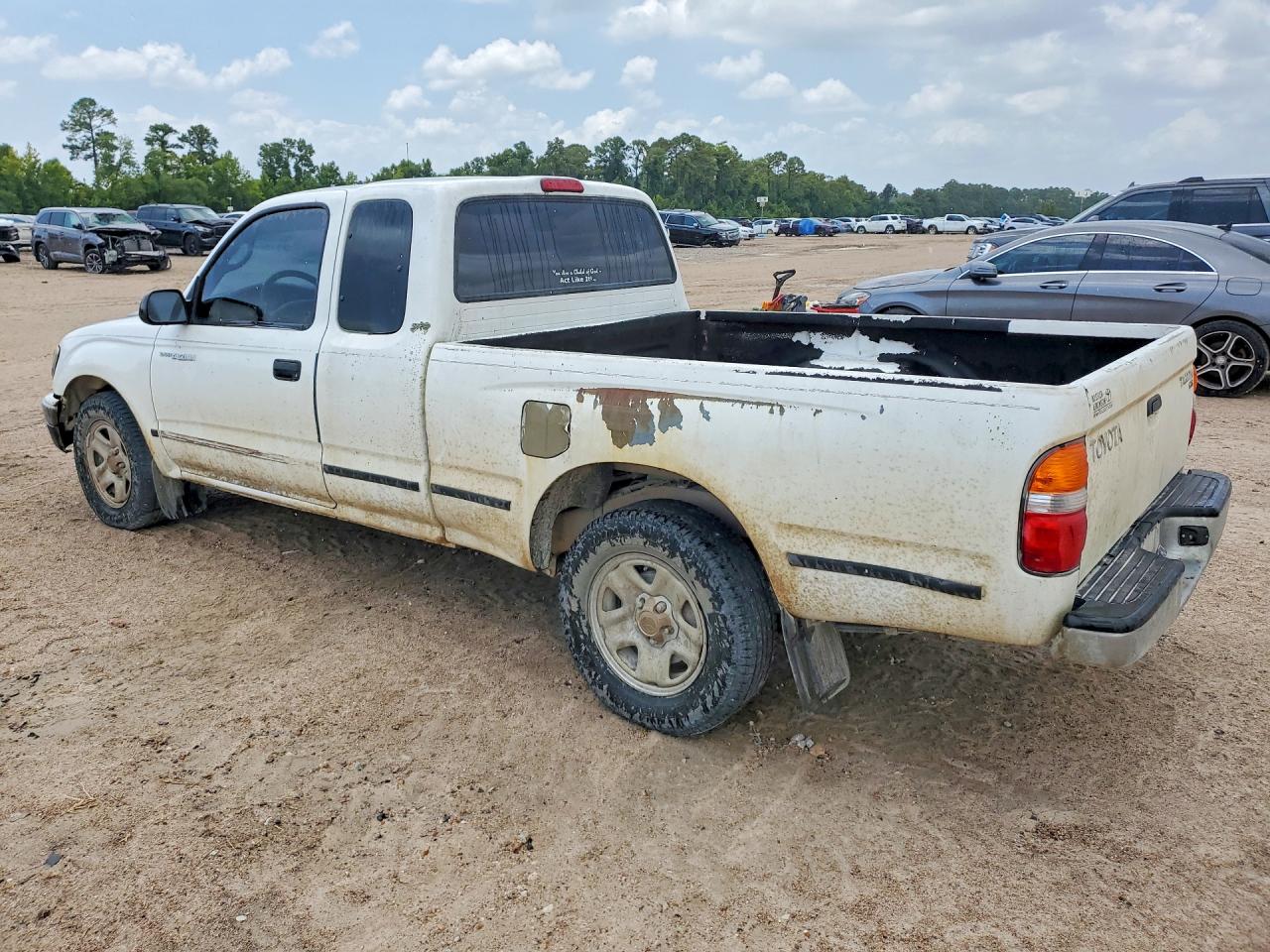 2002 Toyota Tacoma Base White vin: 5TEVL52N12Z077482