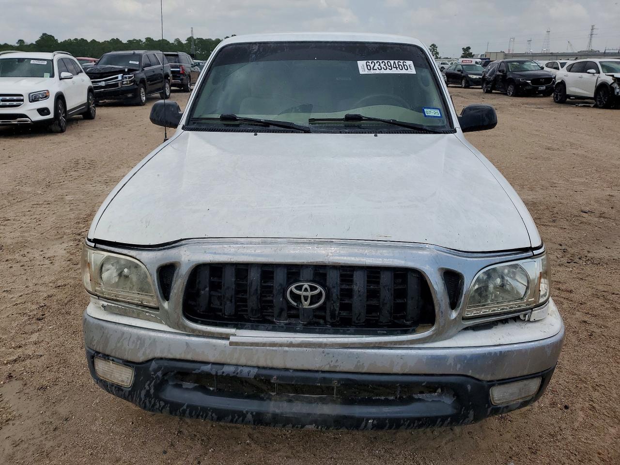 2002 Toyota Tacoma Base White vin: 5TEVL52N12Z077482