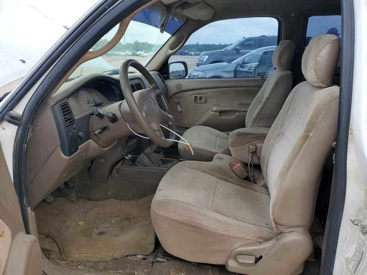 2002 Toyota Tacoma Base White vin: 5TEVL52N12Z077482