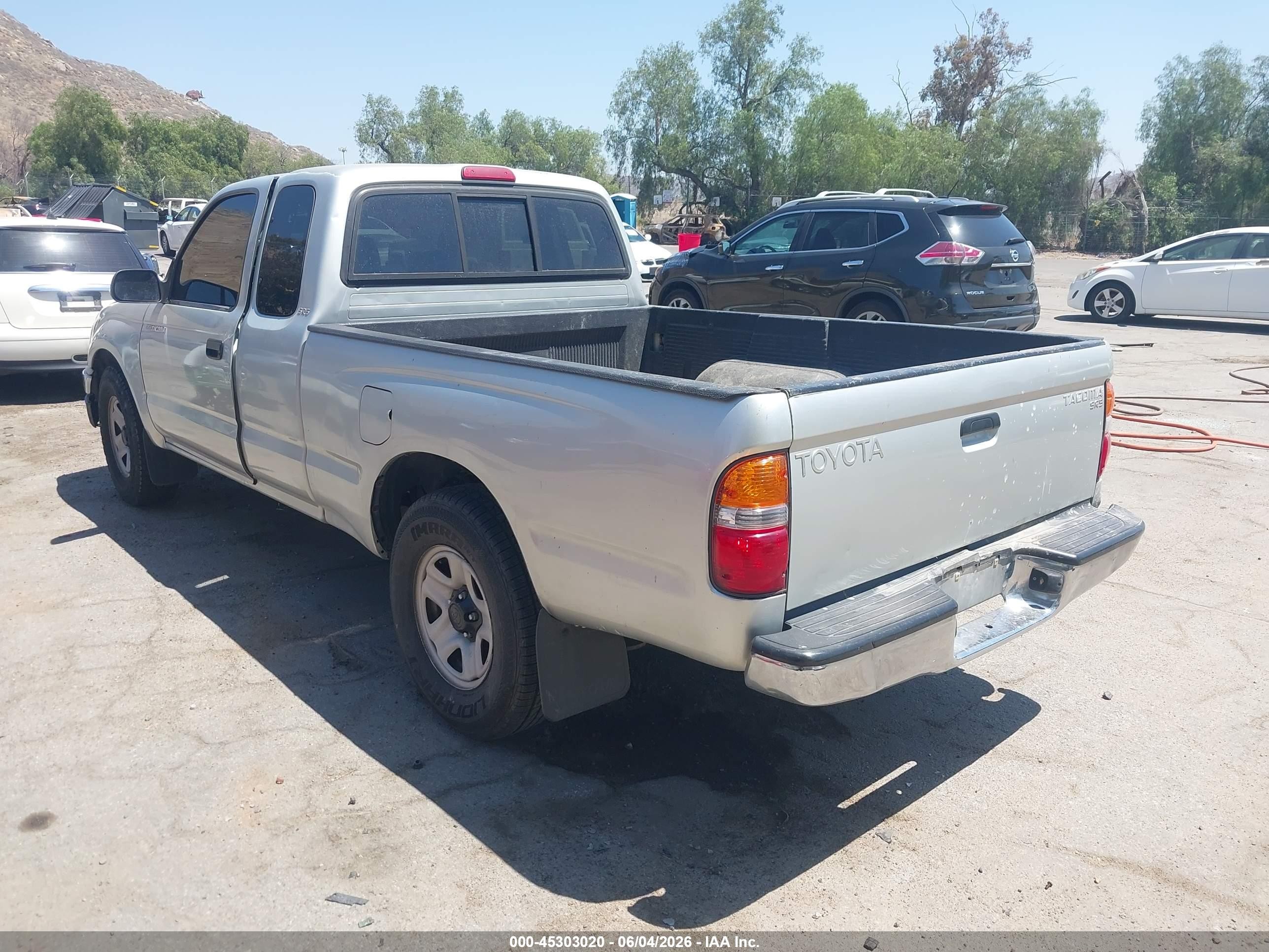 2002 Toyota Tacoma   Silver vin: 5TEVL52N12Z097652