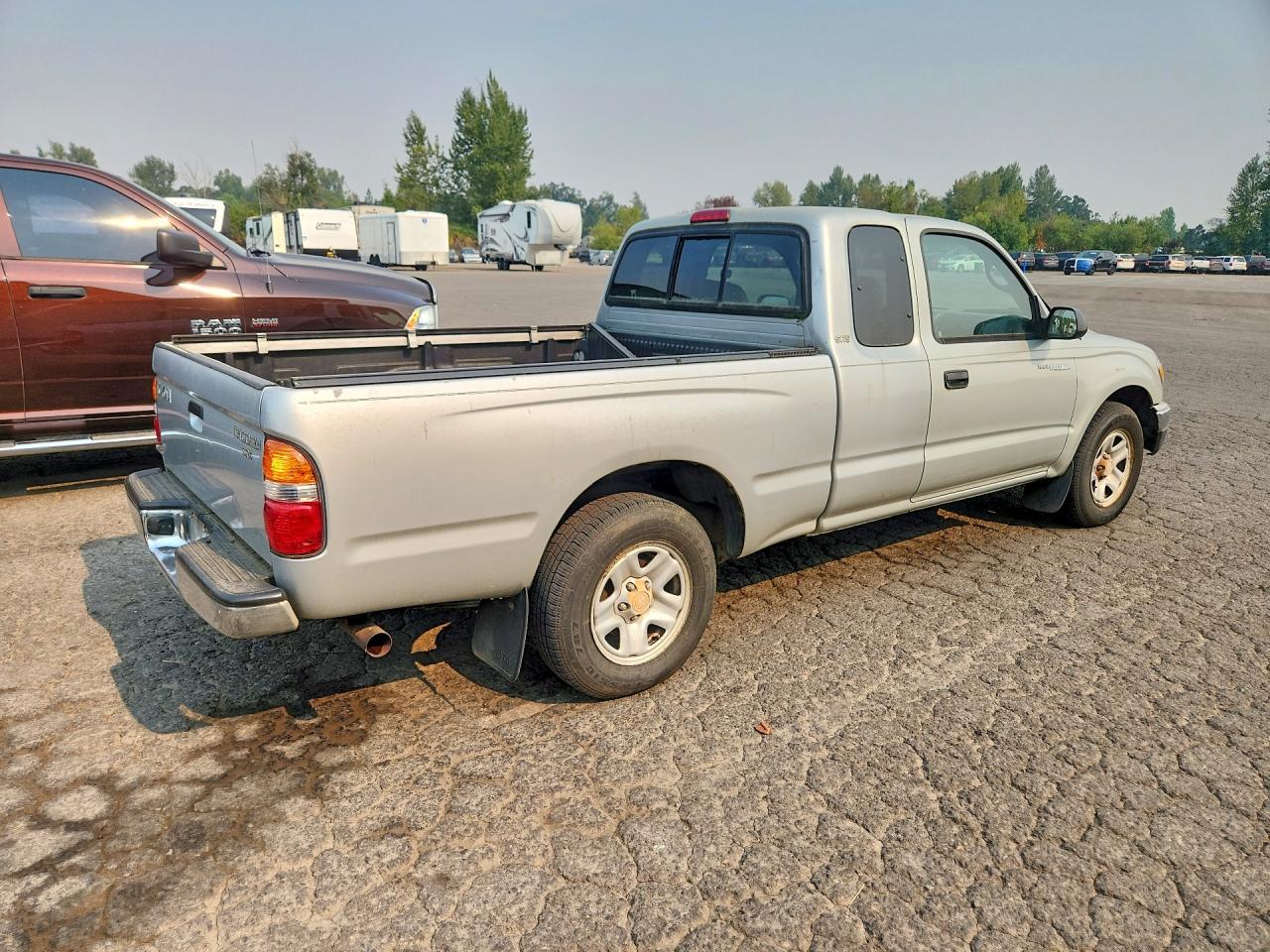 2003 Toyota Tacoma Base Silver vin: 5TEVL52N13Z272452
