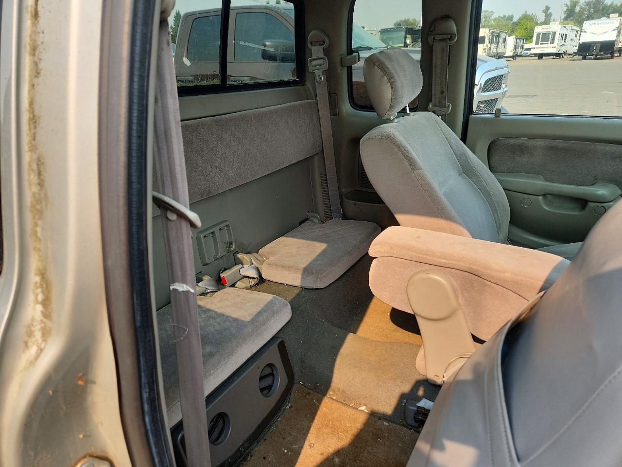2003 Toyota Tacoma Base Silver vin: 5TEVL52N13Z272452