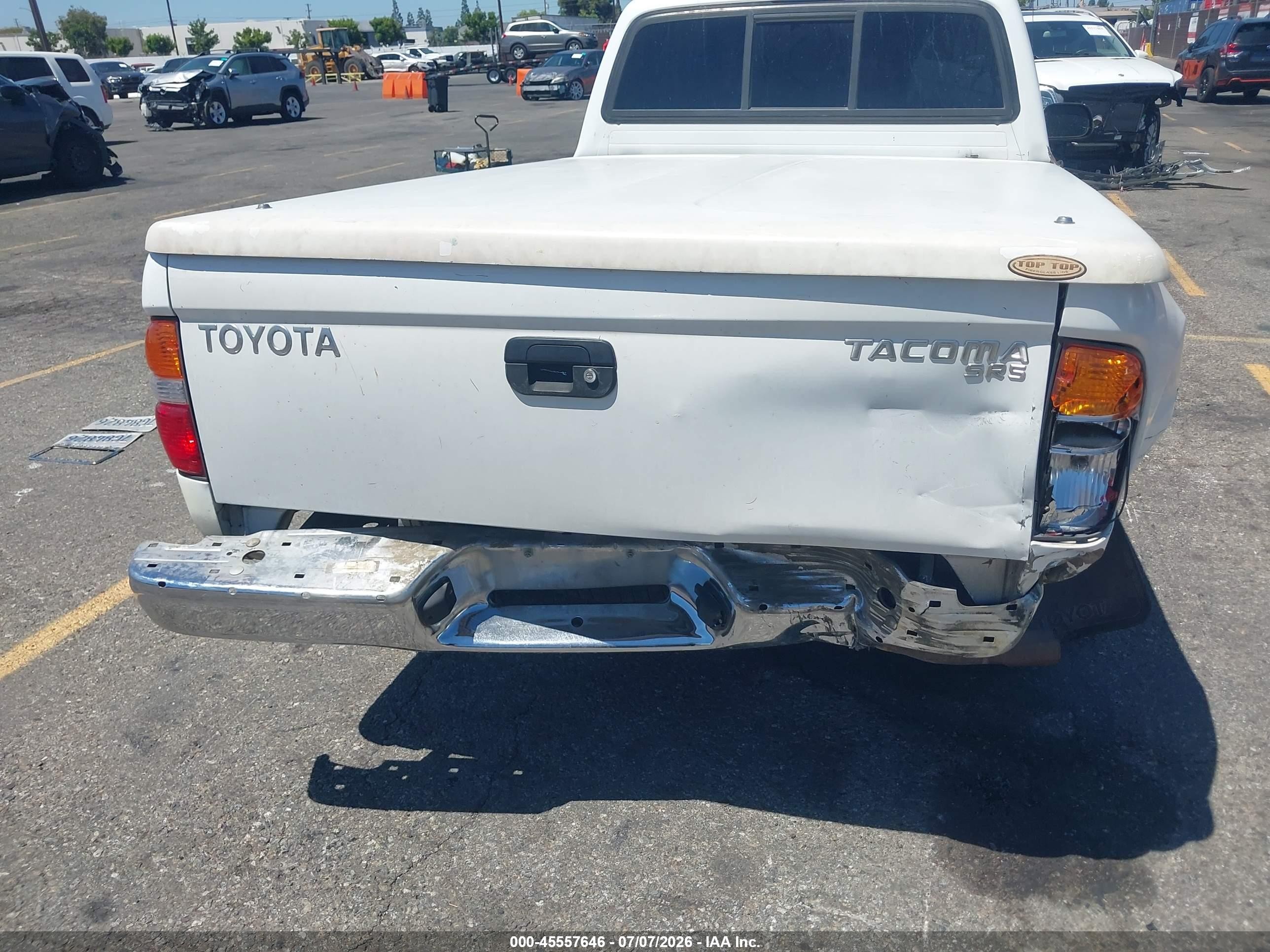 2004 Toyota Tacoma   White vin: 5TEVL52N14Z313261