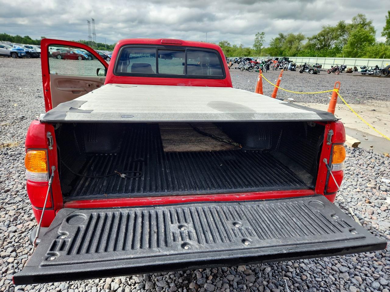2004 Toyota Tacoma Xtracab Red vin: 5TEVL52N14Z412548
