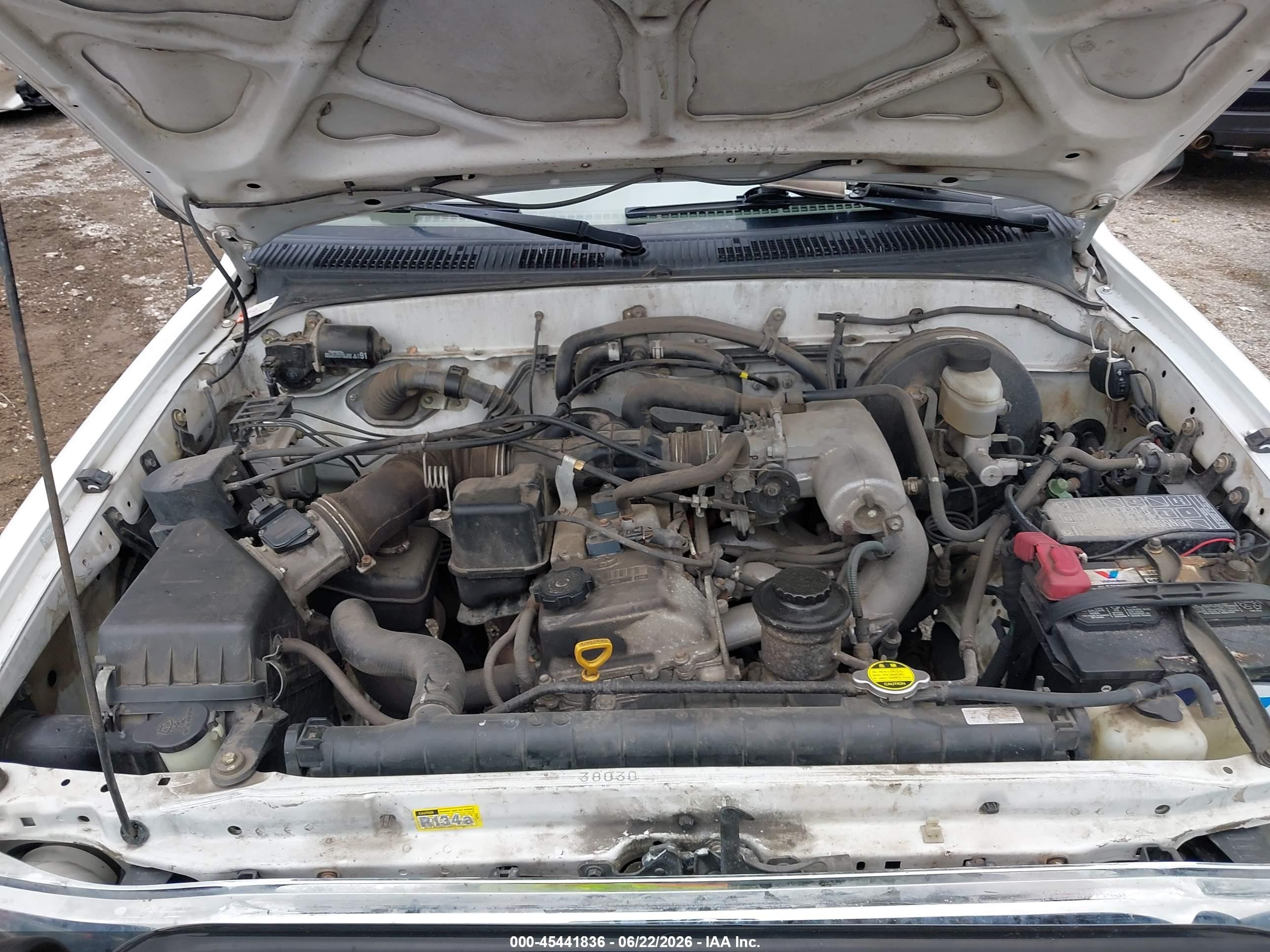 2004 Toyota Tacoma   White vin: 5TEVL52N14Z443296