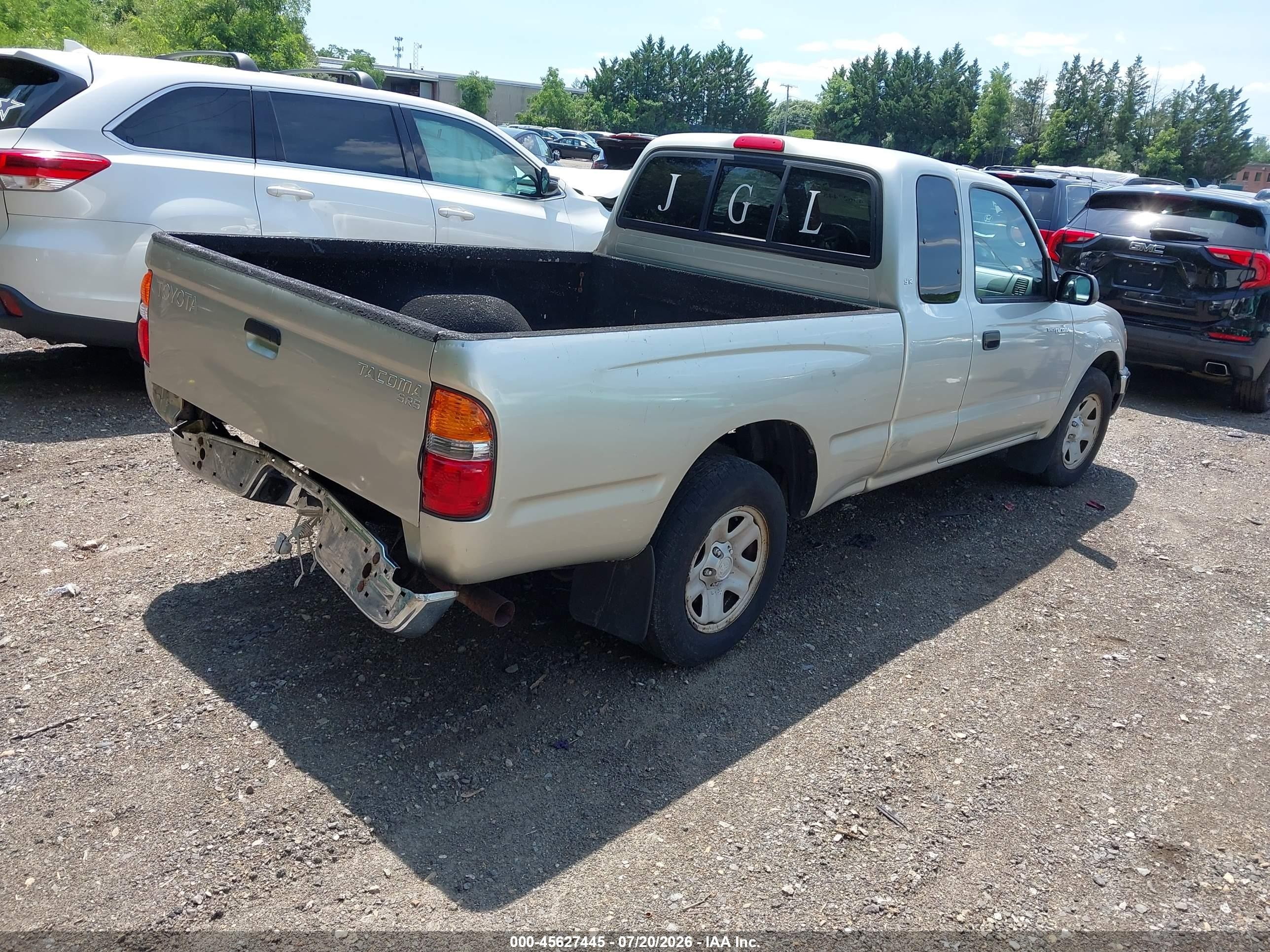 2002 Toyota Tacoma   Silver vin: 5TEVL52N22Z087311