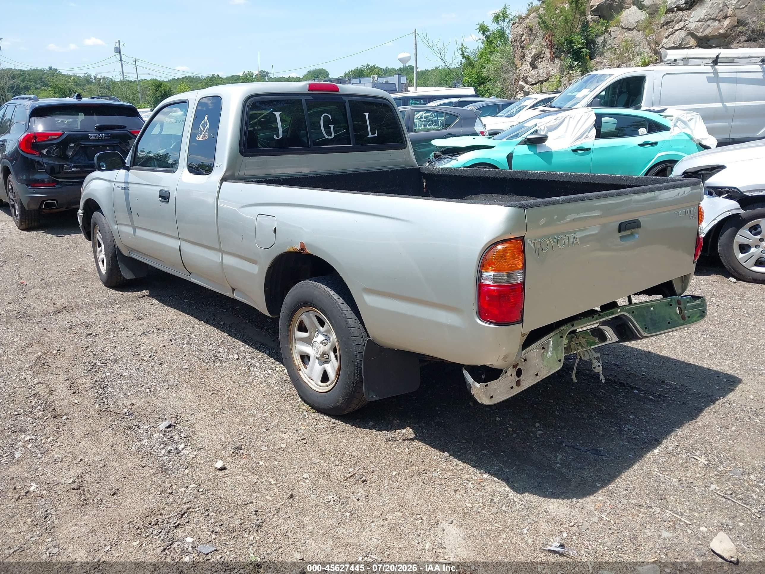 2002 Toyota Tacoma   Silver vin: 5TEVL52N22Z087311