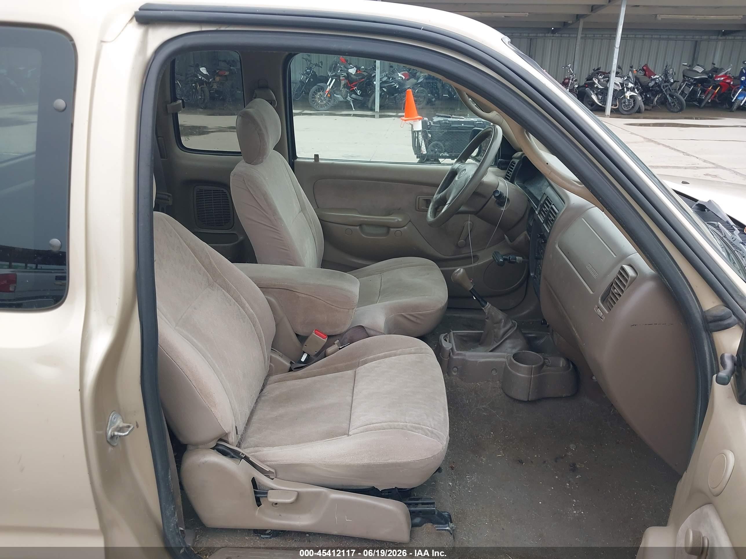 2004 Toyota Tacoma   Gold vin: 5TEVL52N24Z426507