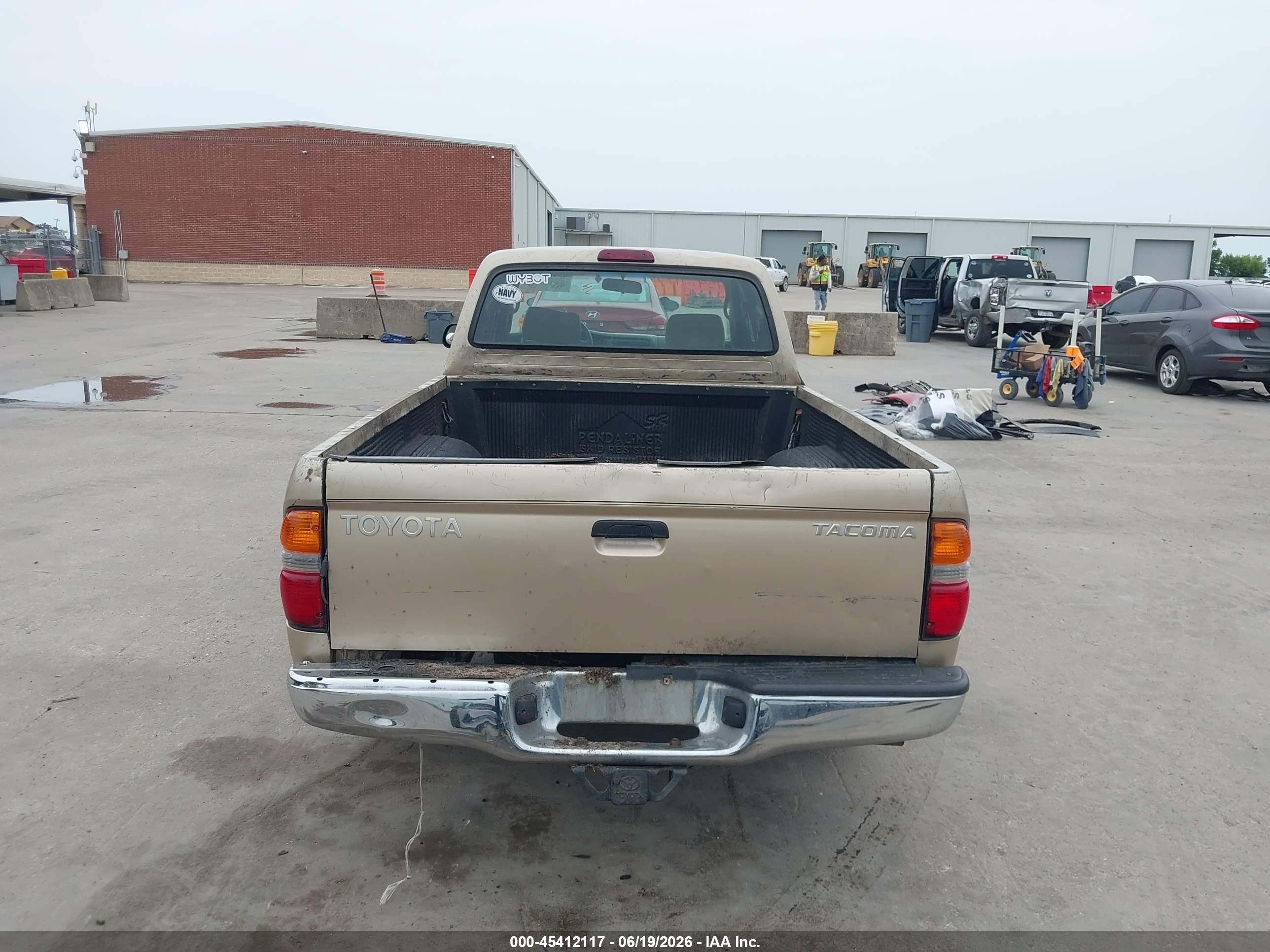 2004 Toyota Tacoma   Gold vin: 5TEVL52N24Z426507