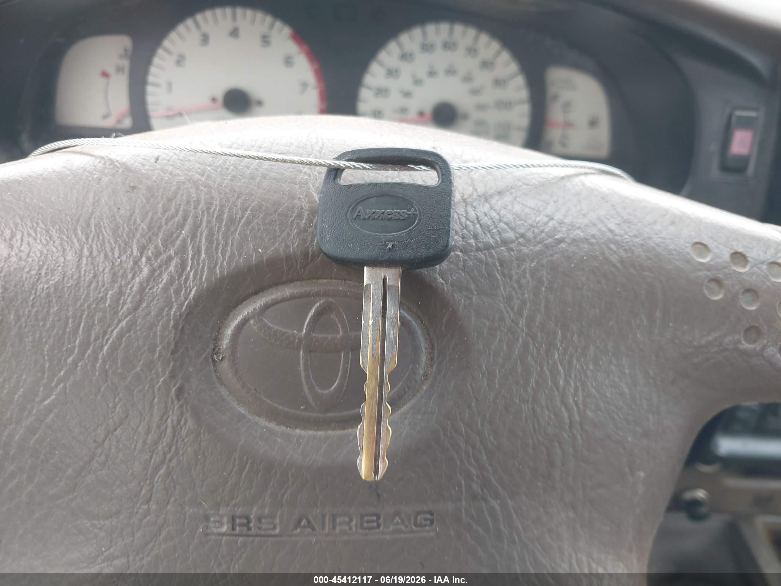 2004 Toyota Tacoma   Gold vin: 5TEVL52N24Z426507