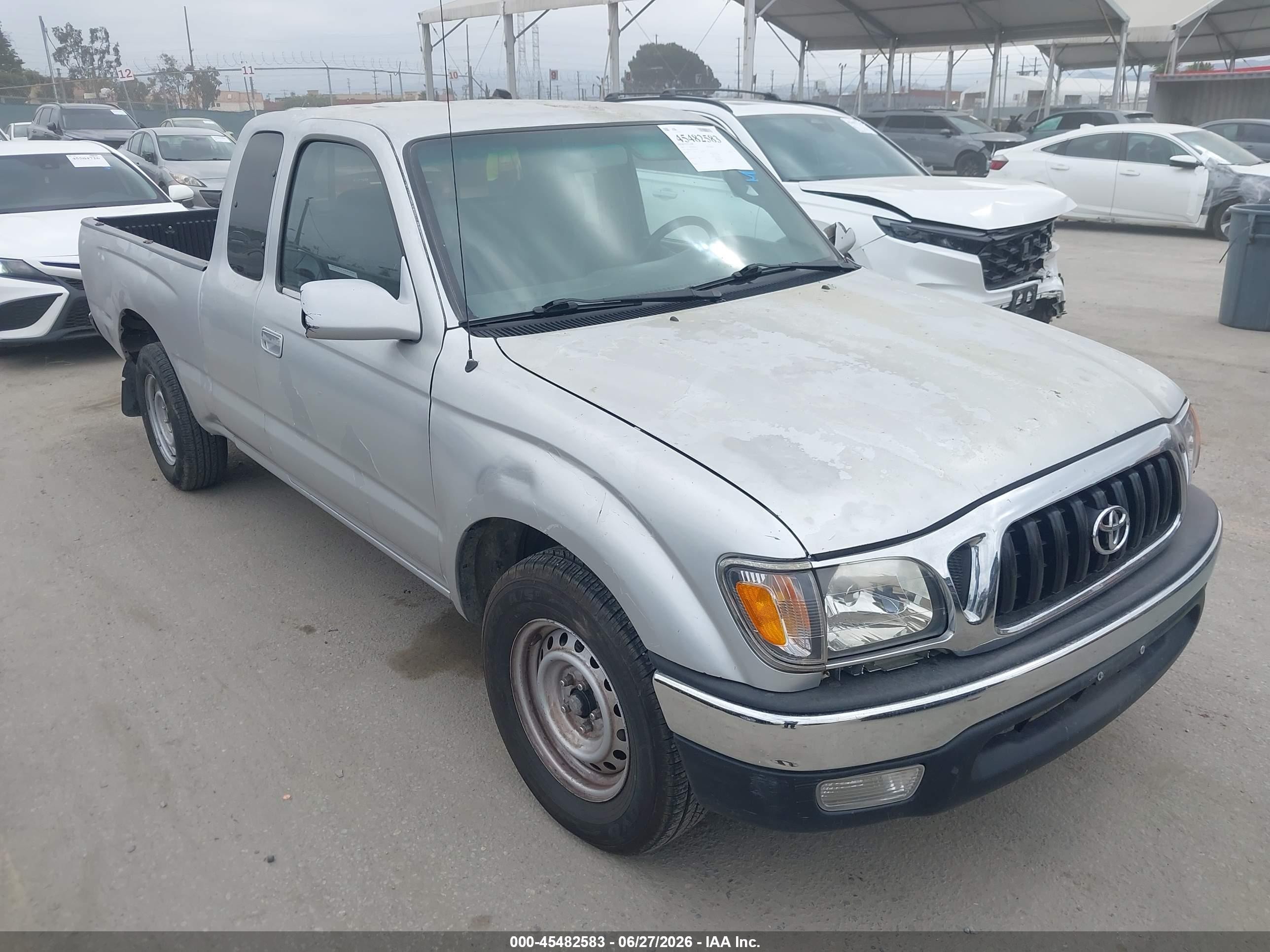 2003 Toyota Tacoma   Silver vin: 5TEVL52N33Z167752