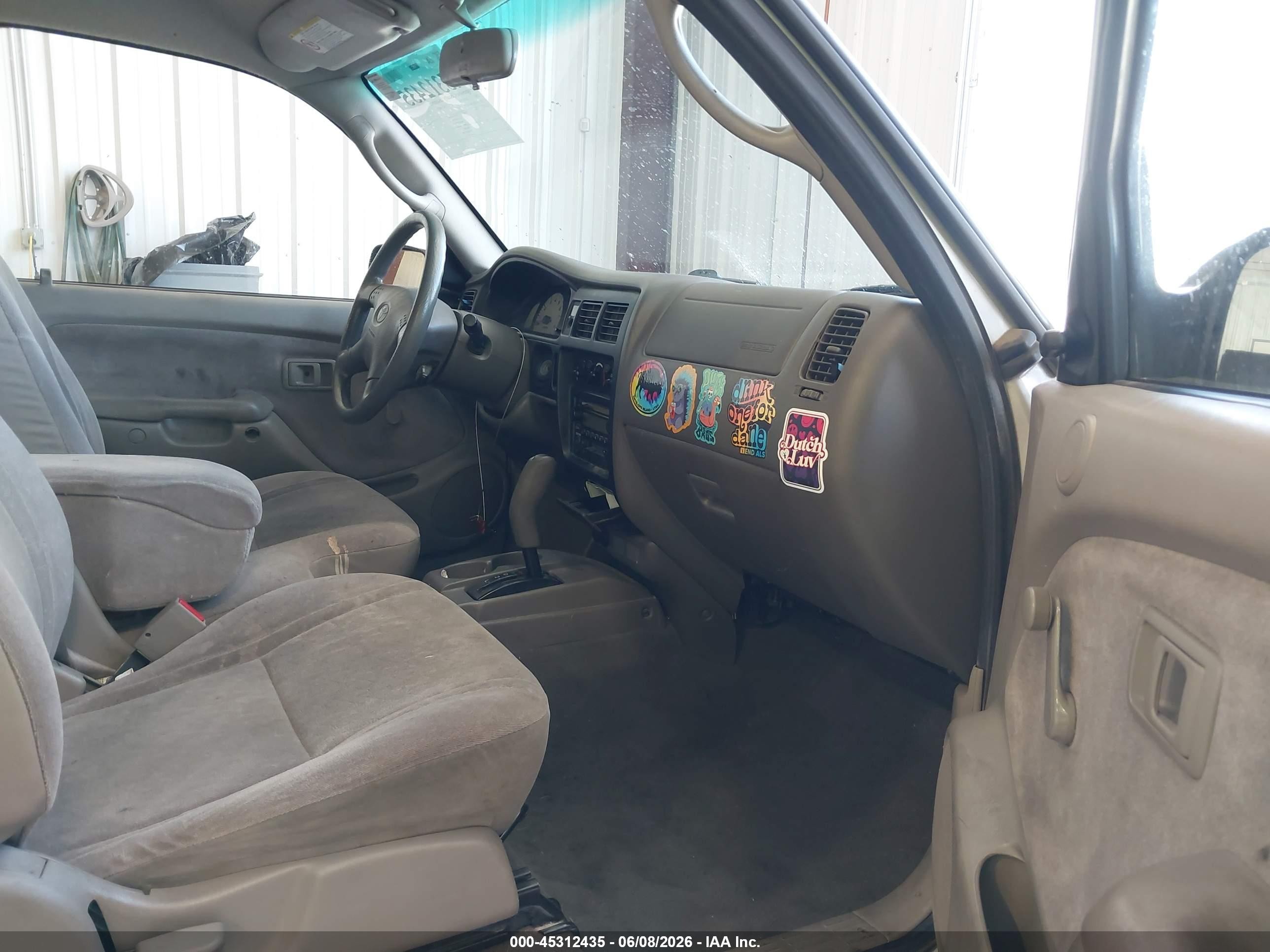 2003 Toyota Tacoma   Silver vin: 5TEVL52N43Z233791