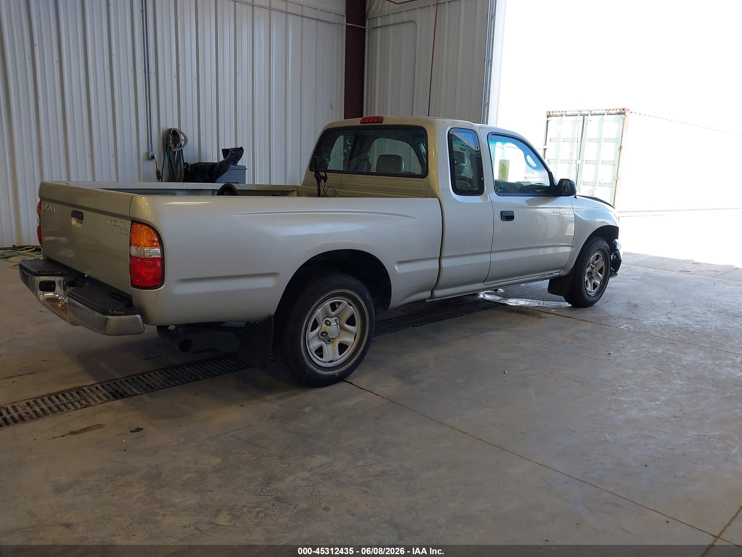 2003 Toyota Tacoma   Silver vin: 5TEVL52N43Z233791