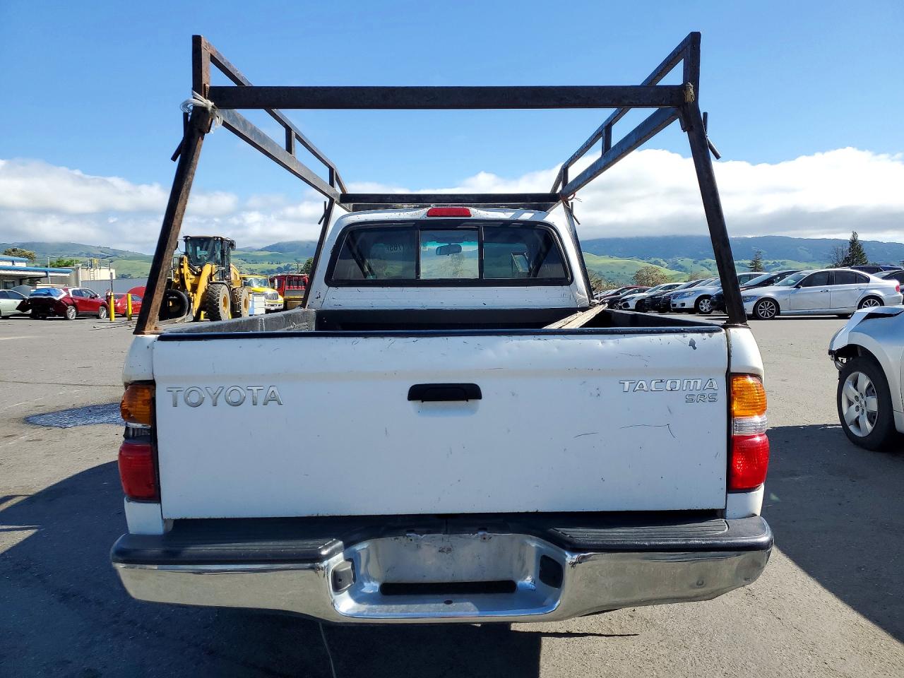 2003 Toyota Tacoma Base White vin: 5TEVL52N43Z236366