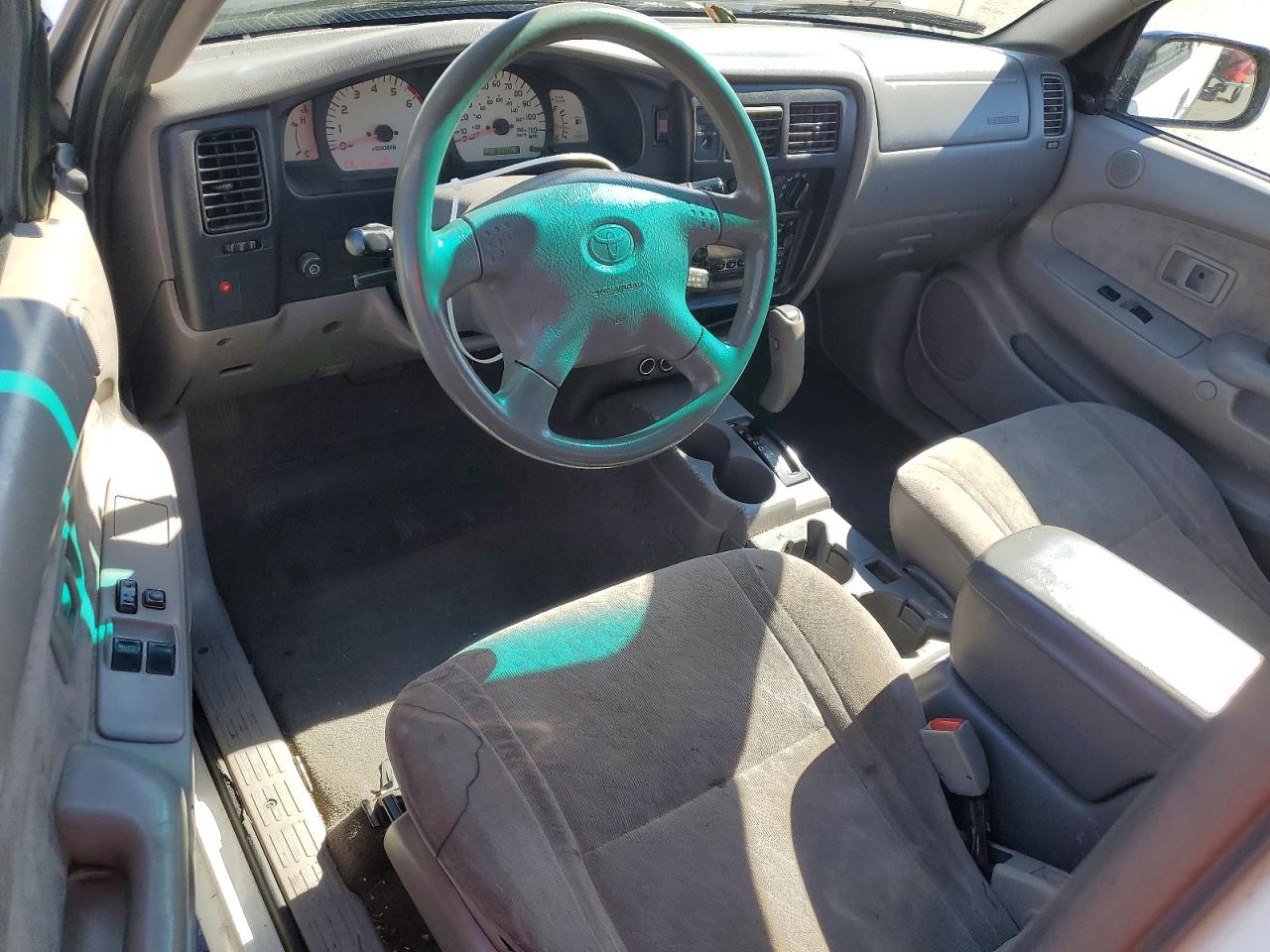 2003 Toyota Tacoma Base White vin: 5TEVL52N43Z236366