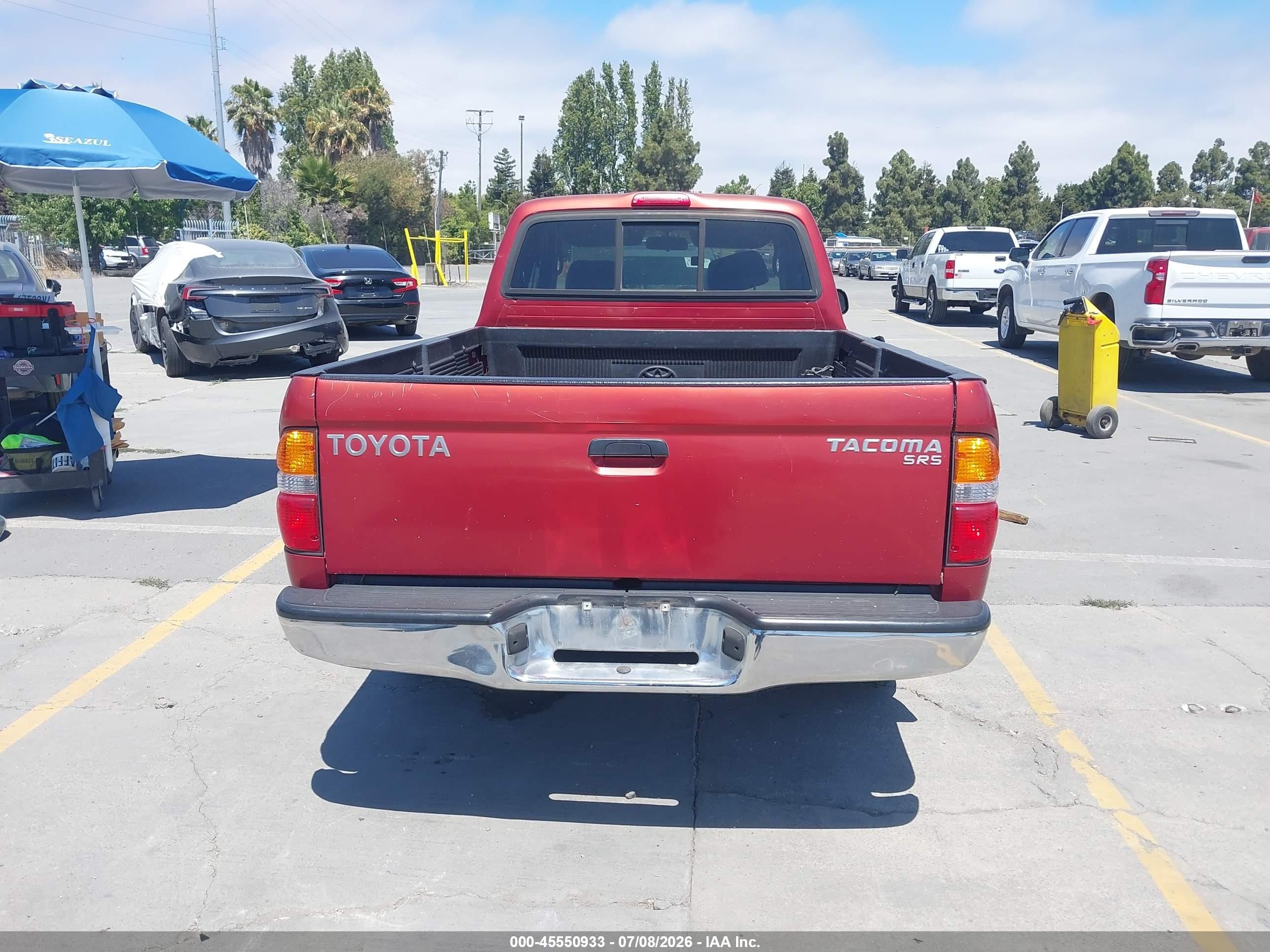 2004 Toyota Tacoma   Red vin: 5TEVL52N44Z384549