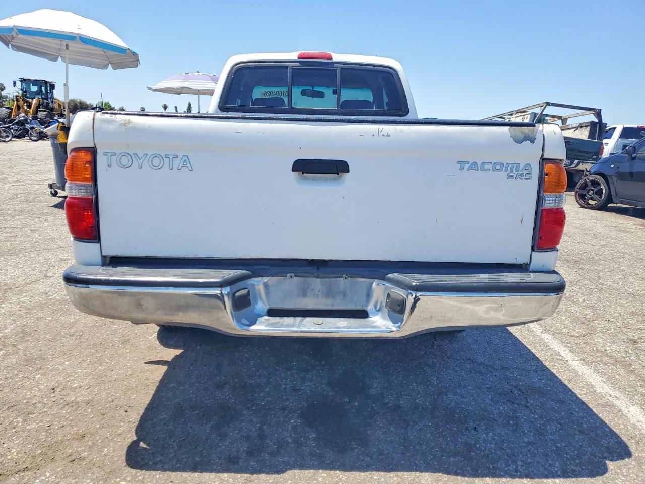 2004 Toyota Tacoma Xtracab White vin: 5TEVL52N44Z432261