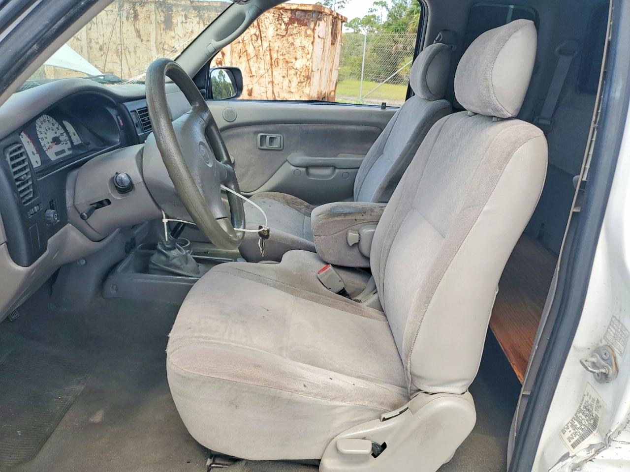 2001 Toyota Tacoma Xtracab White vin: 5TEVL52N51Z820093