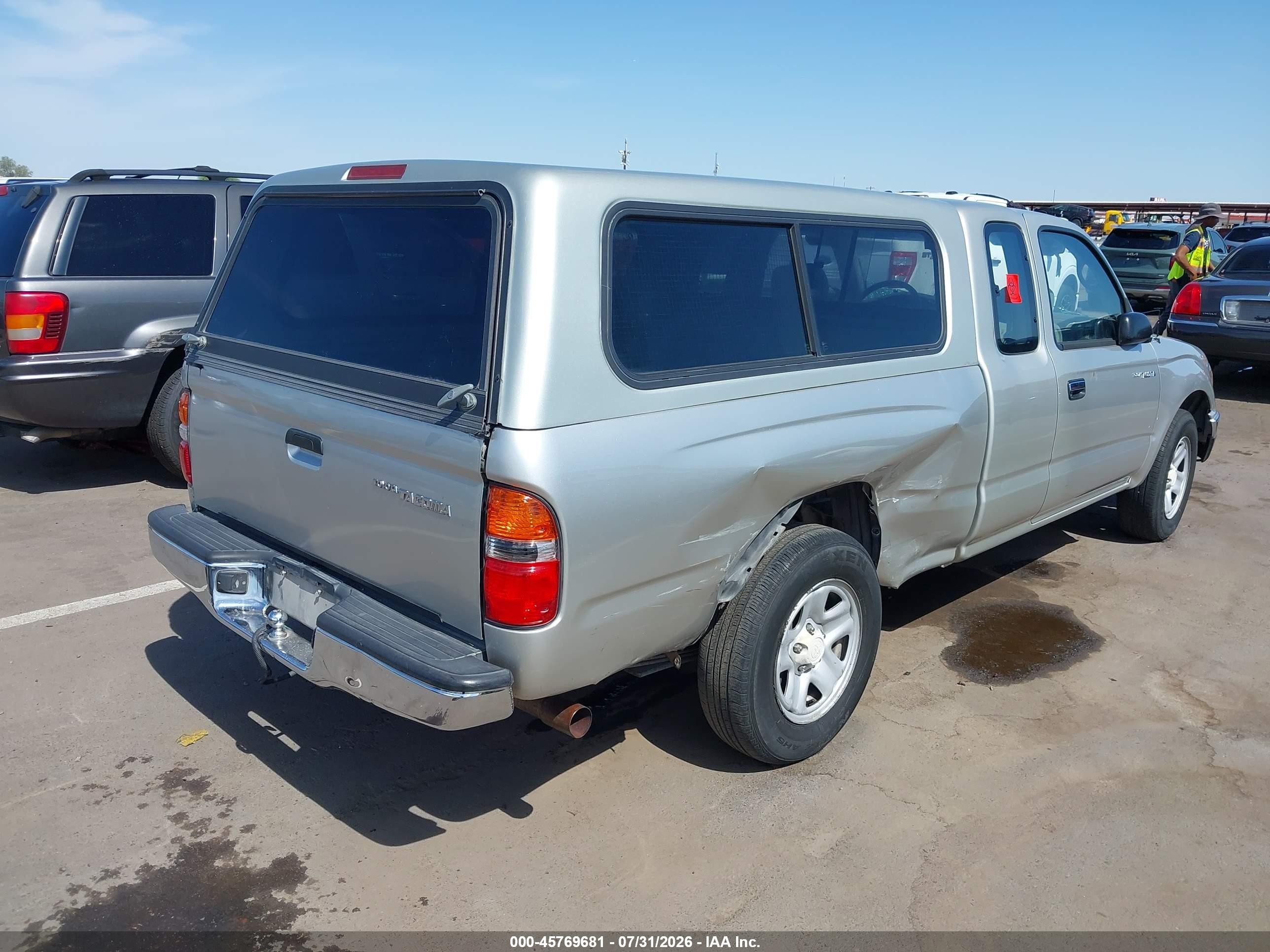 2001 Toyota Tacoma   Silver vin: 5TEVL52N51Z850243