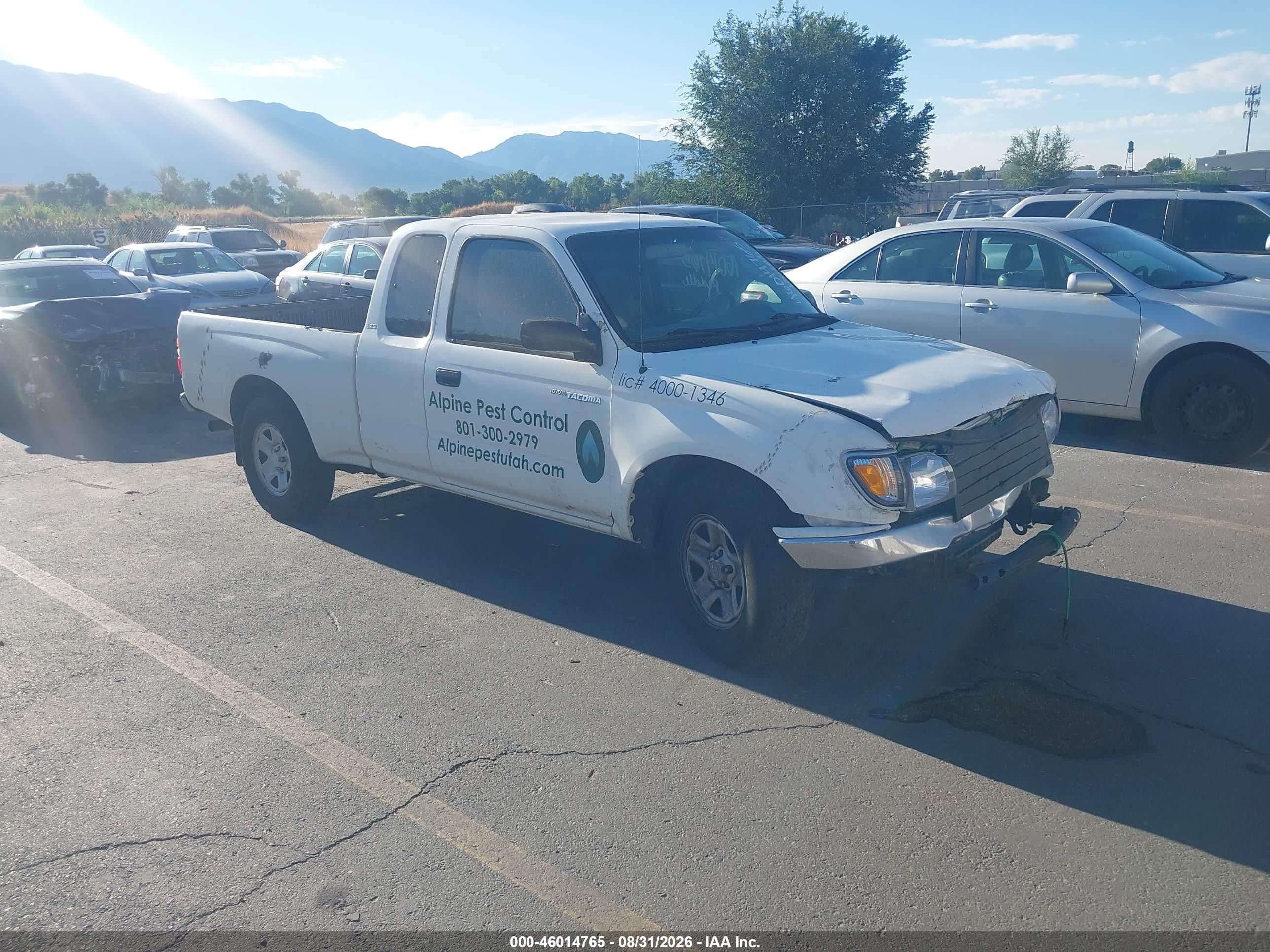 2002 Toyota Tacoma   White vin: 5TEVL52N52Z118731