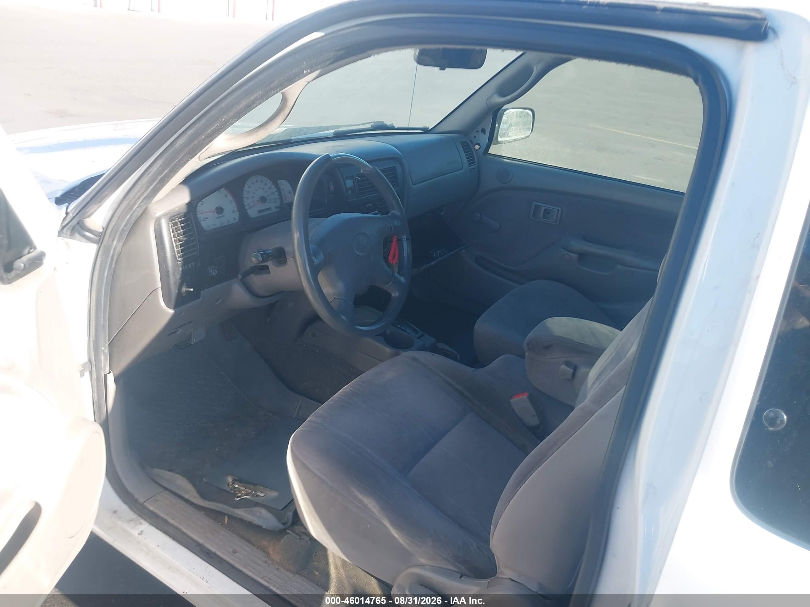 2002 Toyota Tacoma   White vin: 5TEVL52N52Z118731