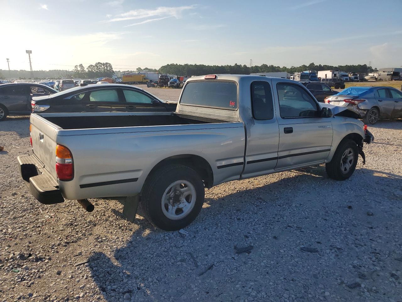 2001 Toyota Tacoma Xtracab Silver vin: 5TEVL52N61Z801181