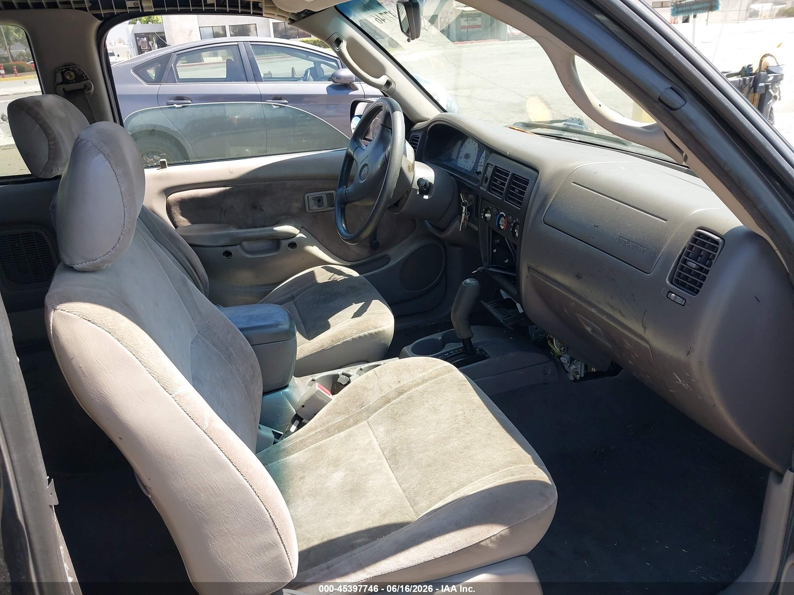 2004 Toyota Tacoma   Black vin: 5TEVL52N64Z337636