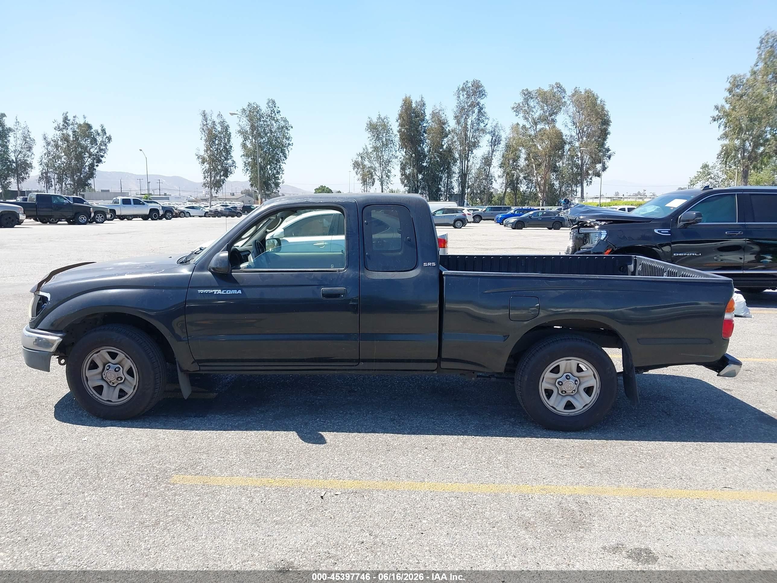 2004 Toyota Tacoma   Black vin: 5TEVL52N64Z337636