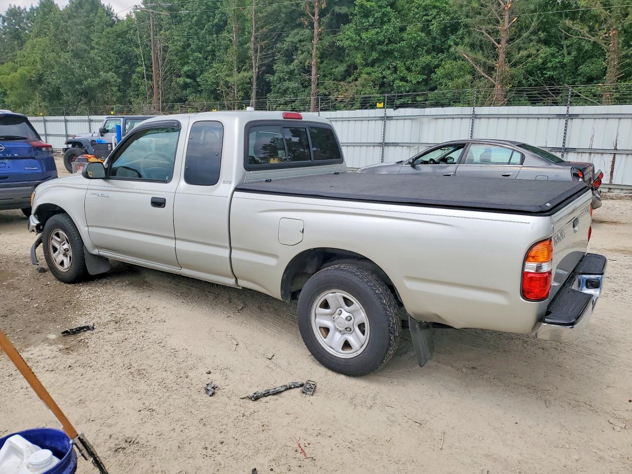 2004 Toyota Tacoma Base Silver vin: 5TEVL52N64Z435520