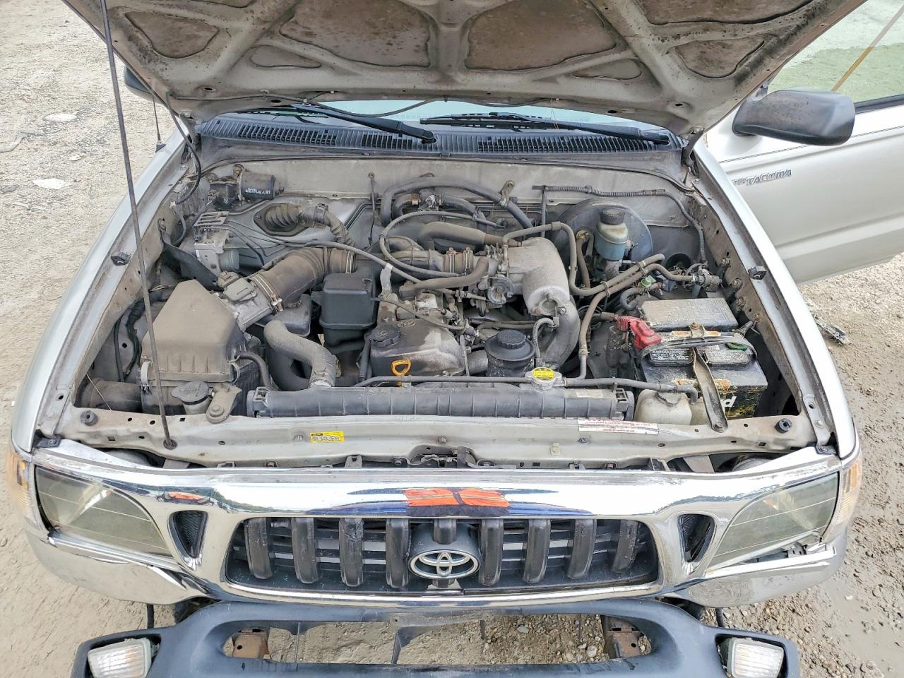 2004 Toyota Tacoma Base Silver vin: 5TEVL52N64Z435520