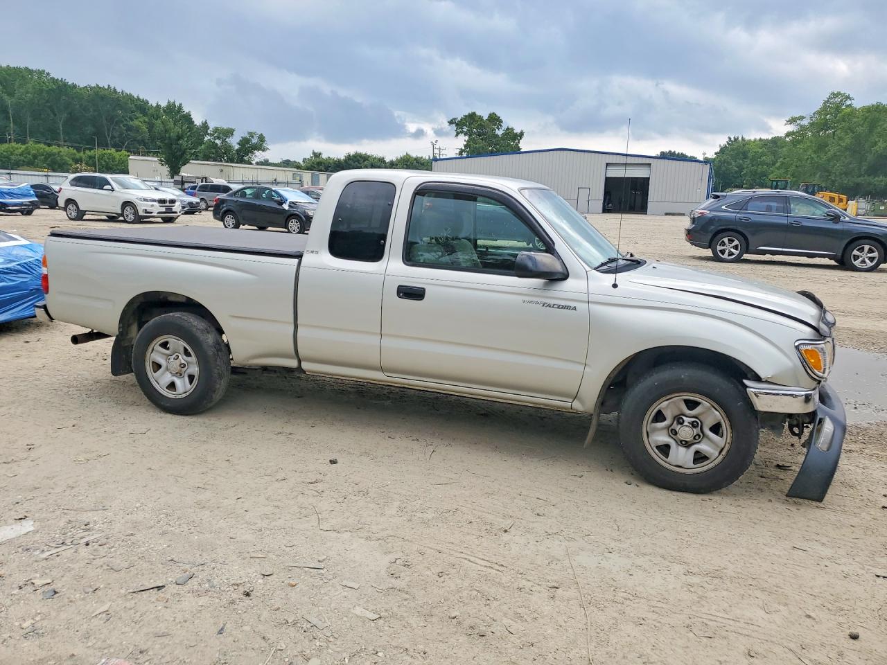 2004 Toyota Tacoma Base Silver vin: 5TEVL52N64Z435520