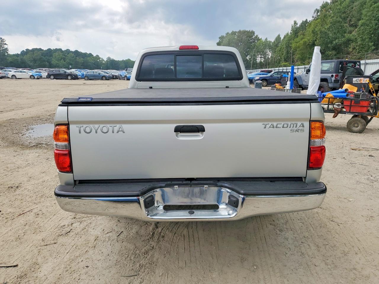 2004 Toyota Tacoma Base Silver vin: 5TEVL52N64Z435520