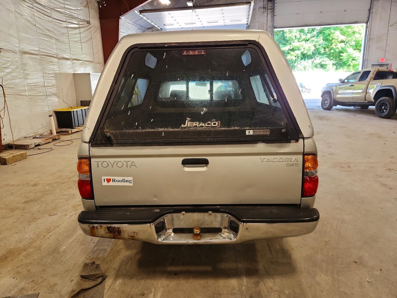 2001 Toyota Tacoma Xtracab Silver vin: 5TEVL52N71Z732260