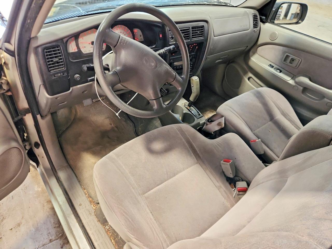 2001 Toyota Tacoma Xtracab Silver vin: 5TEVL52N71Z732260