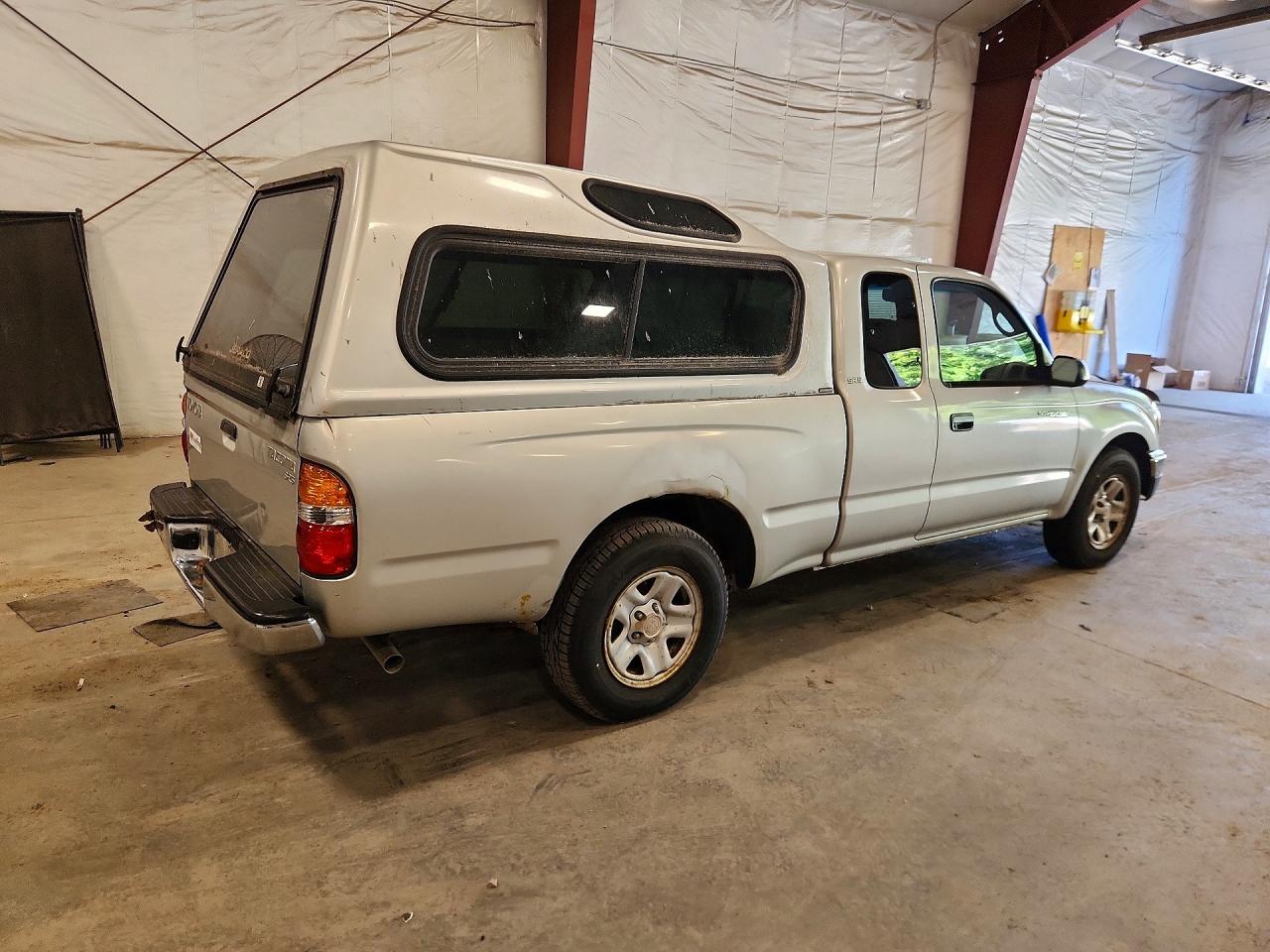 2001 Toyota Tacoma Xtracab Silver vin: 5TEVL52N71Z732260