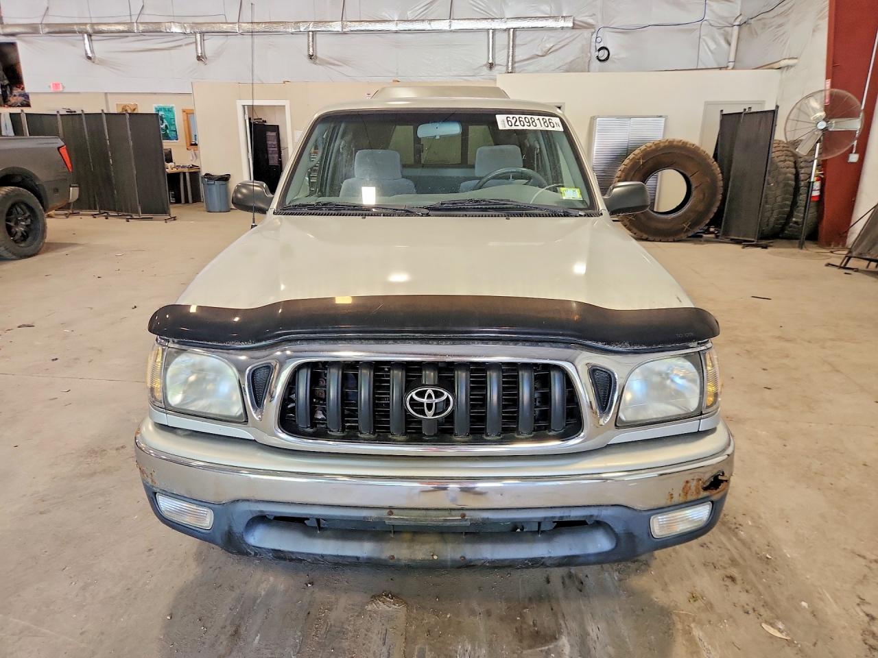 2001 Toyota Tacoma Xtracab Silver vin: 5TEVL52N71Z732260