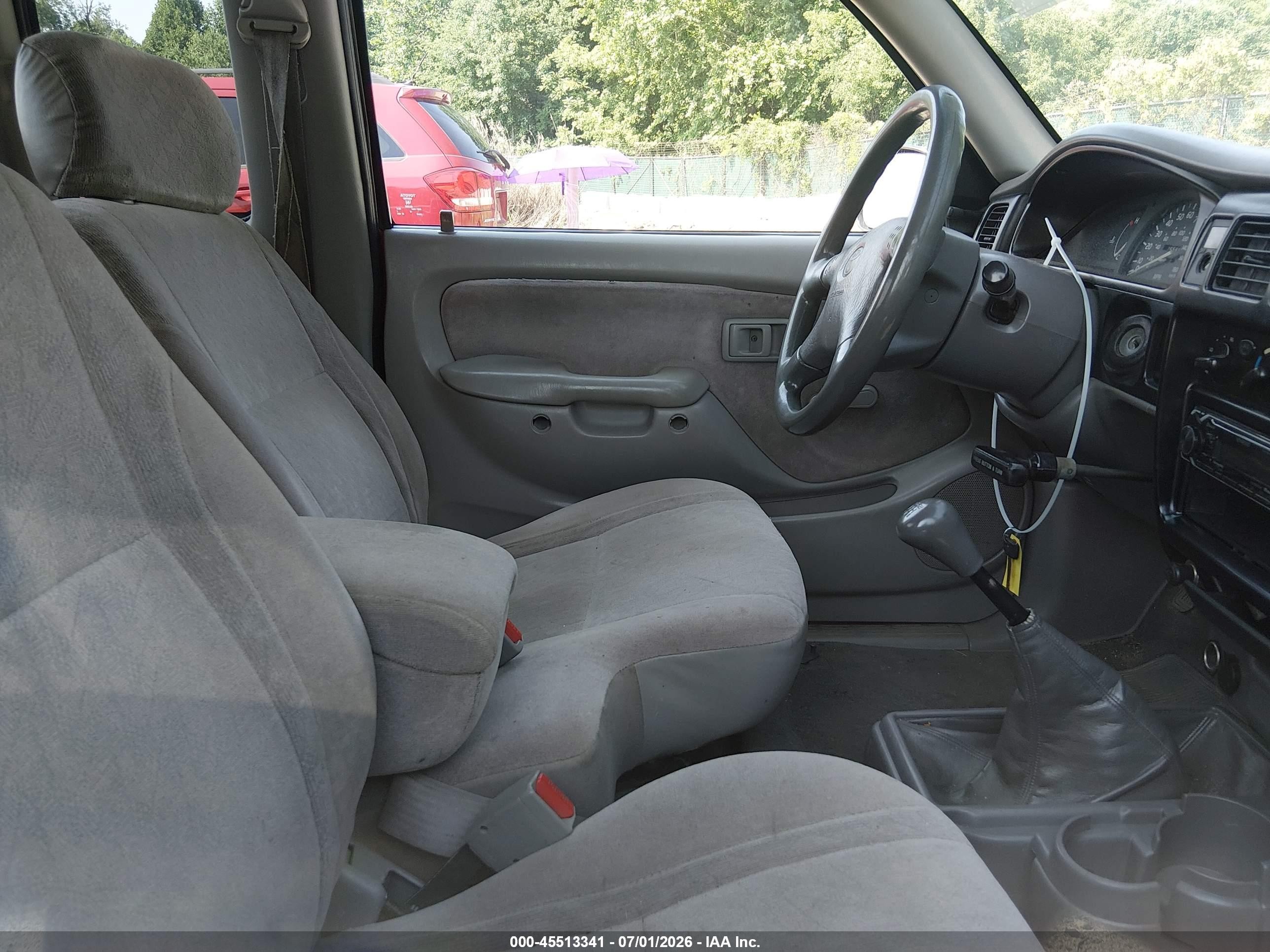 2001 Toyota Tacoma   Red vin: 5TEVL52N71Z864760