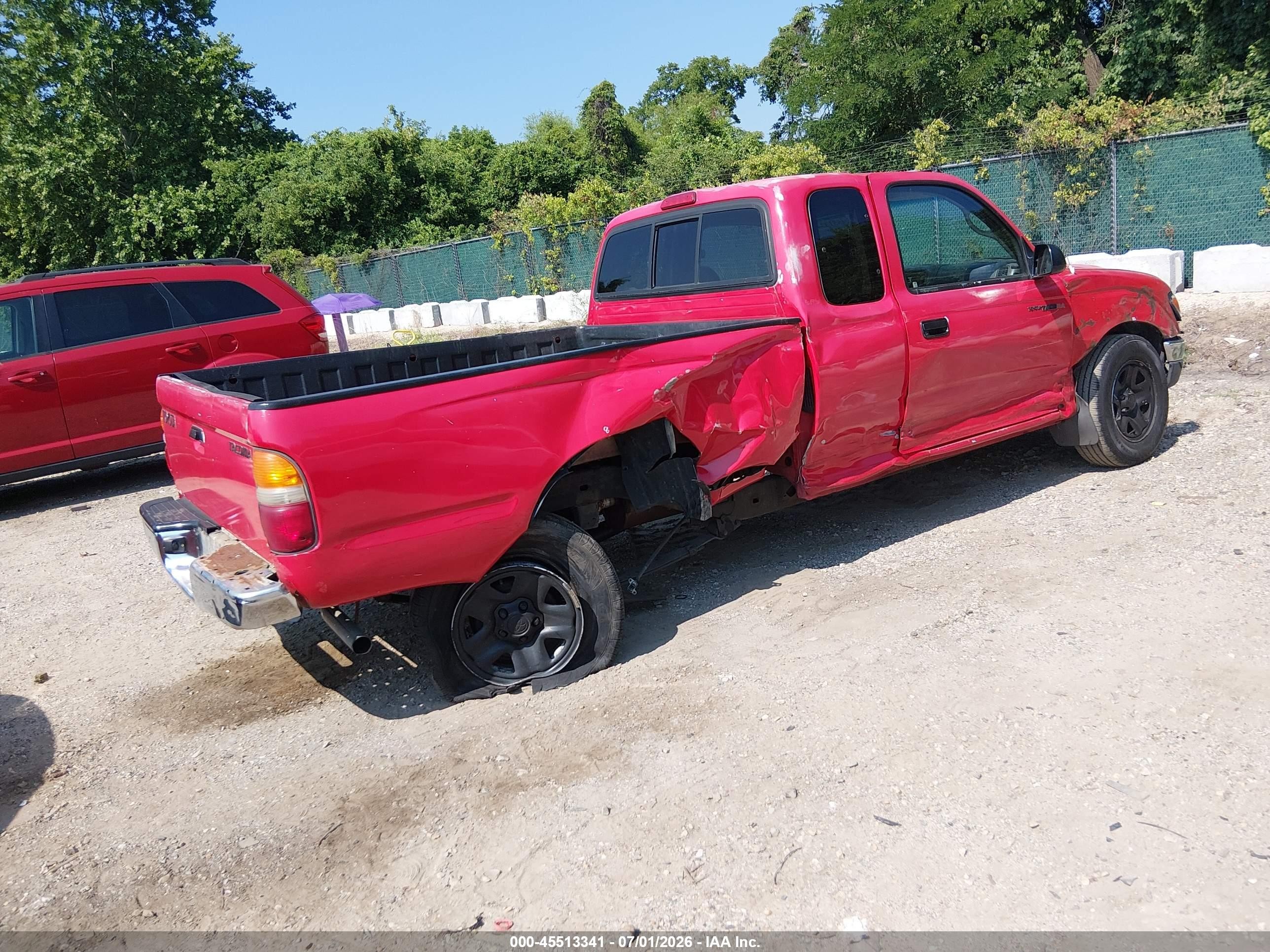 2001 Toyota Tacoma   Red vin: 5TEVL52N71Z864760