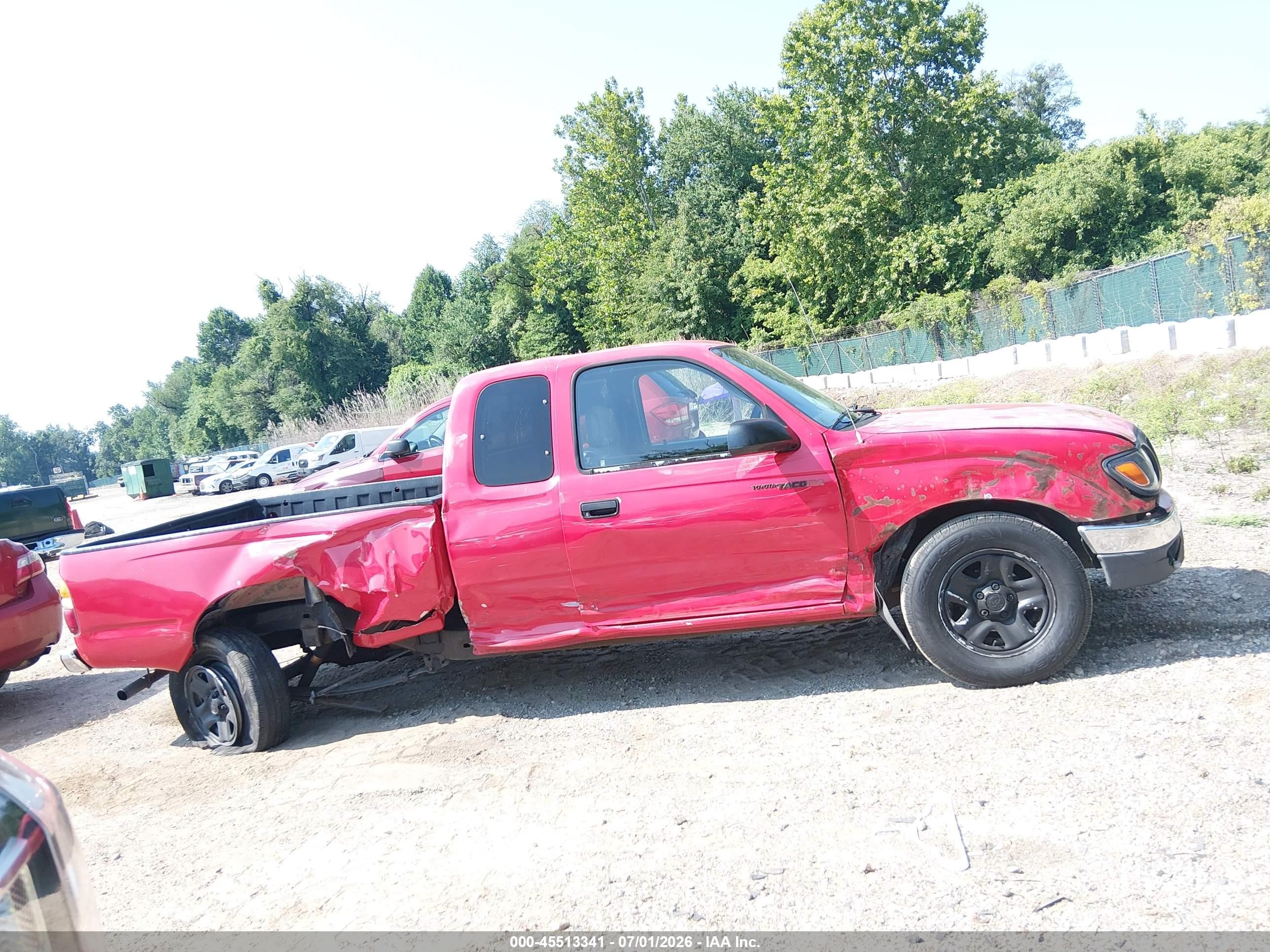 2001 Toyota Tacoma   Red vin: 5TEVL52N71Z864760