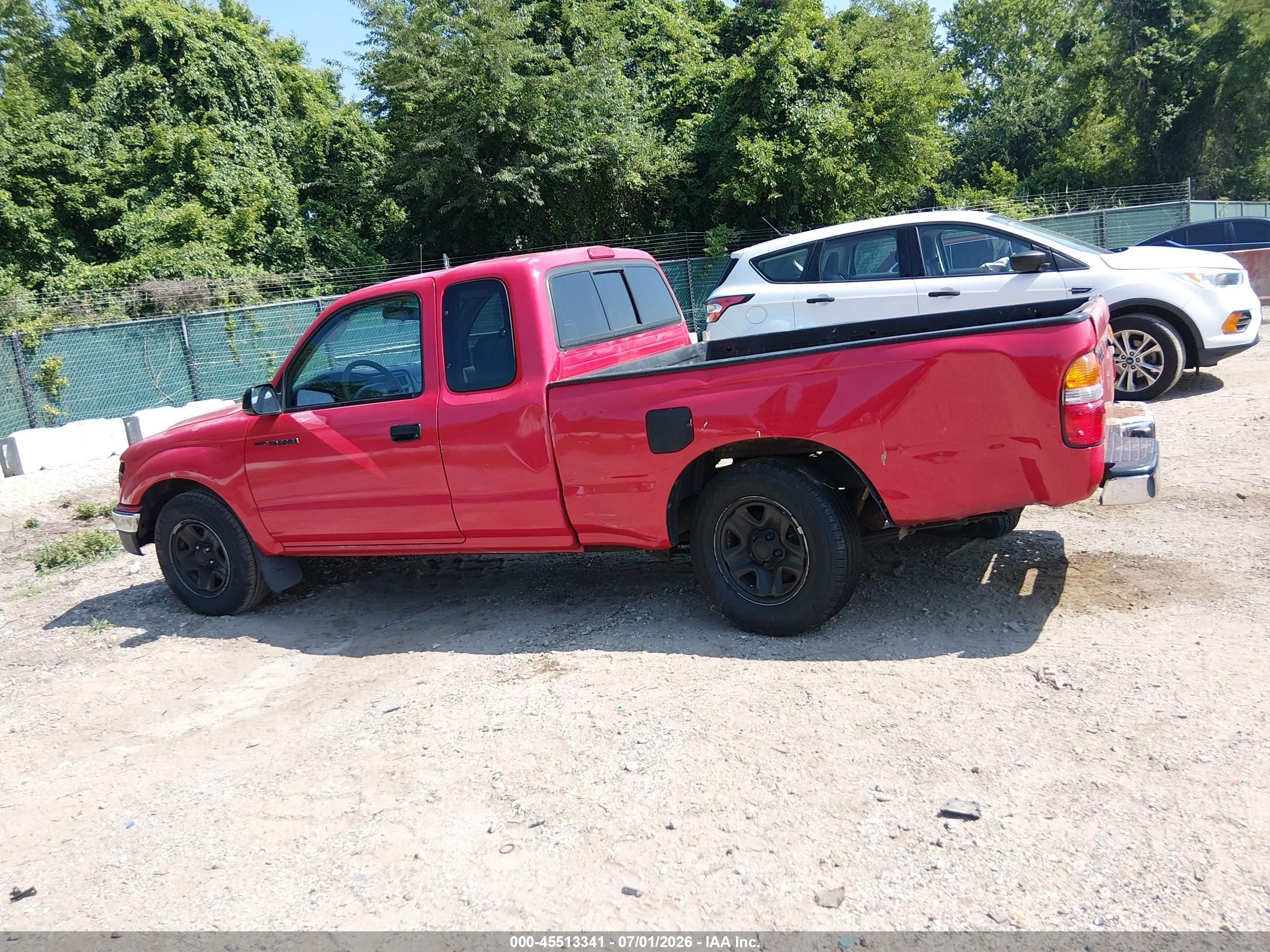 2001 Toyota Tacoma   Red vin: 5TEVL52N71Z864760